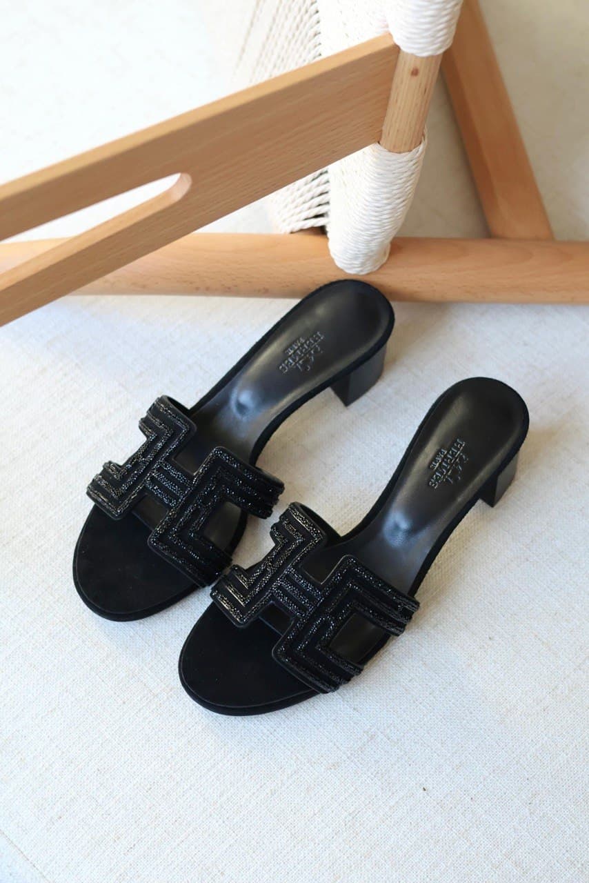 Hermès Oasis Low Heel H Cut Sandal – Crystal, Stitch, Canvas & Printed Editions