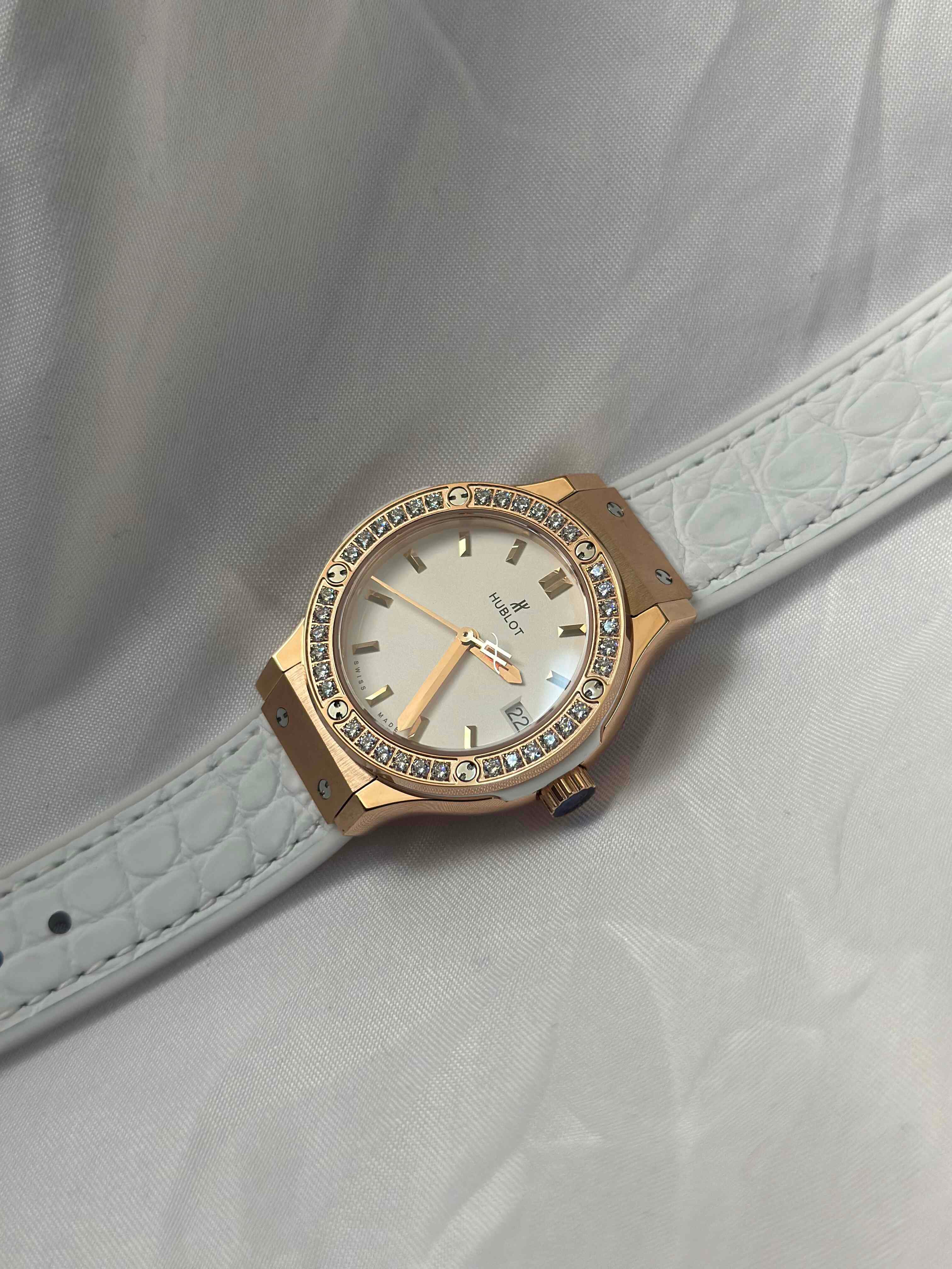 Hublot Classic Fusion White Watch – Gold & Silver Case Collection (38mm)