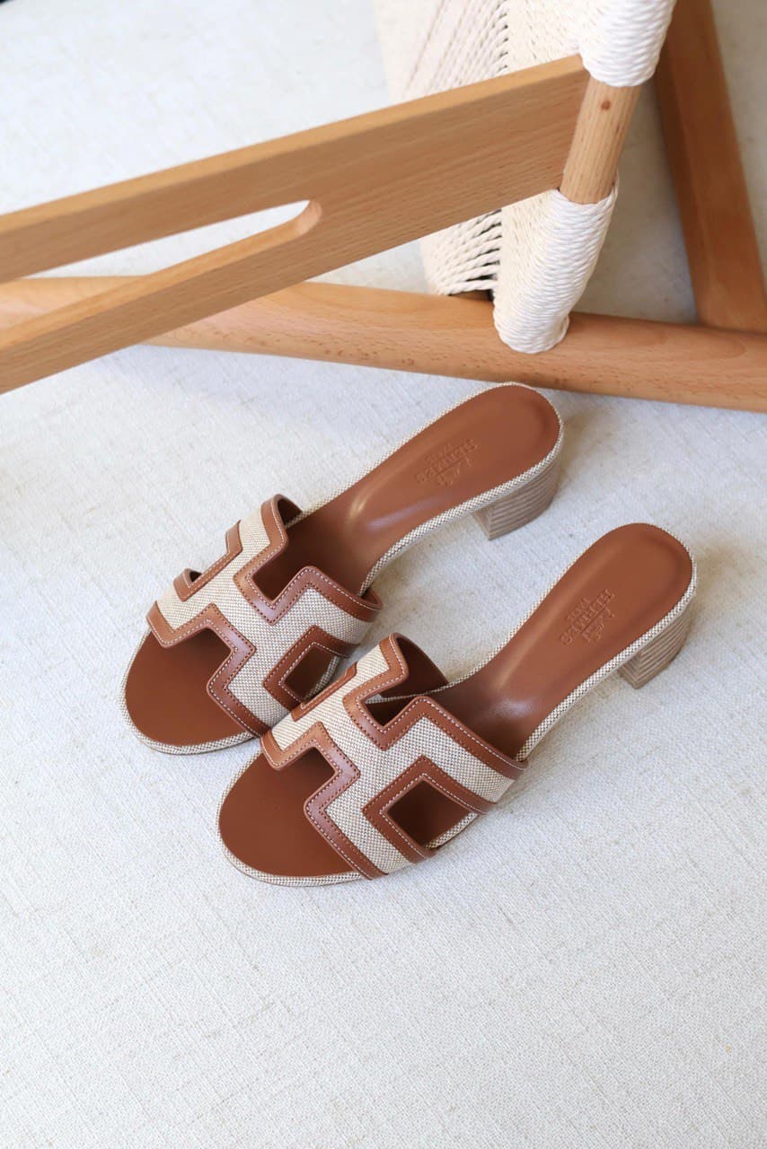 Hermès Oasis Low Heel H Cut Sandal – Crystal, Stitch, Canvas & Printed Editions
