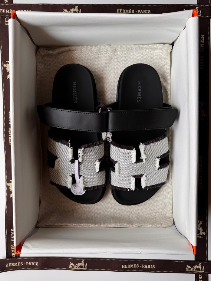 Hermes Chypre sandals