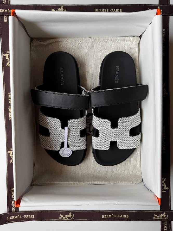 Hermes Chypre sandals