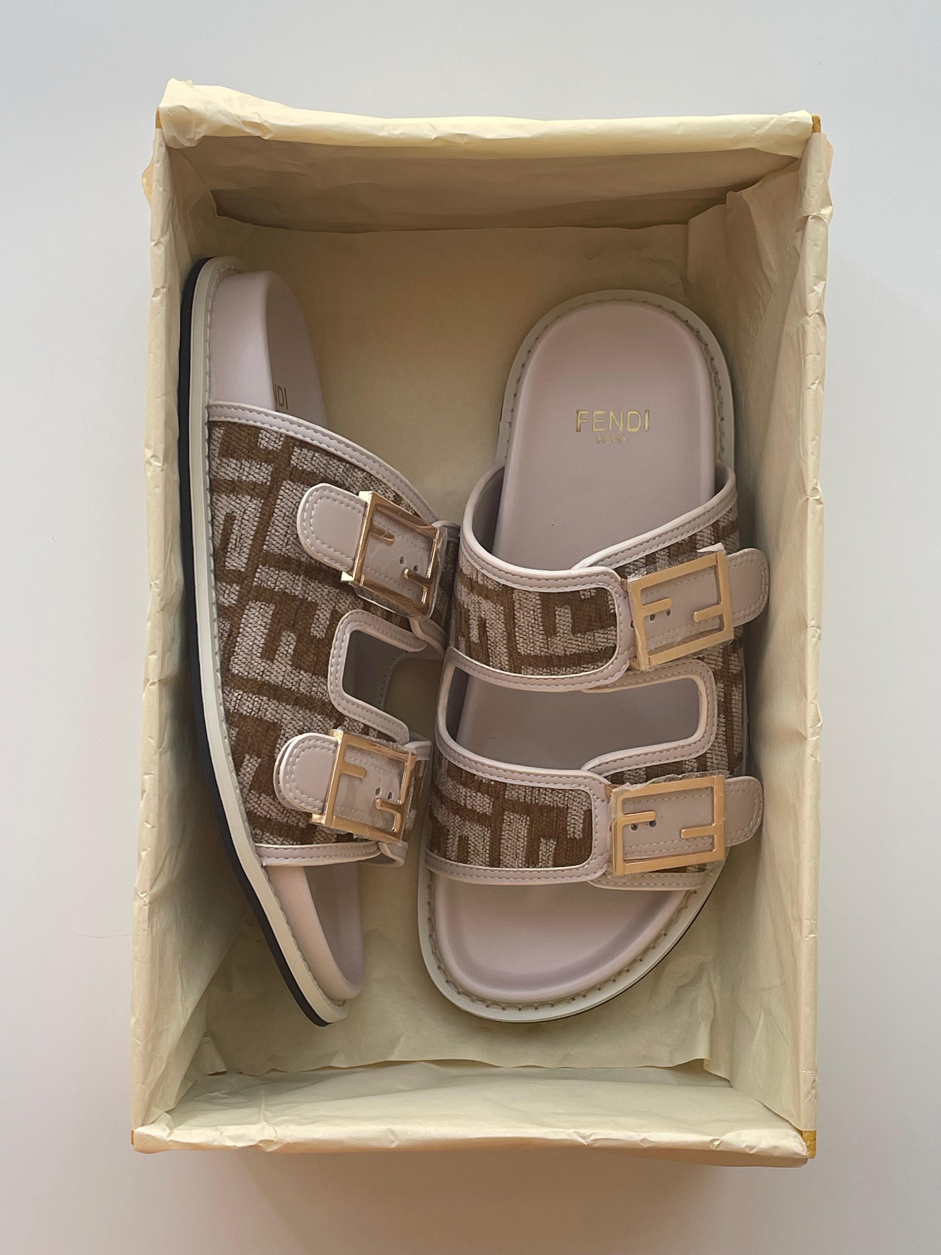 Fendi feel leather sandal