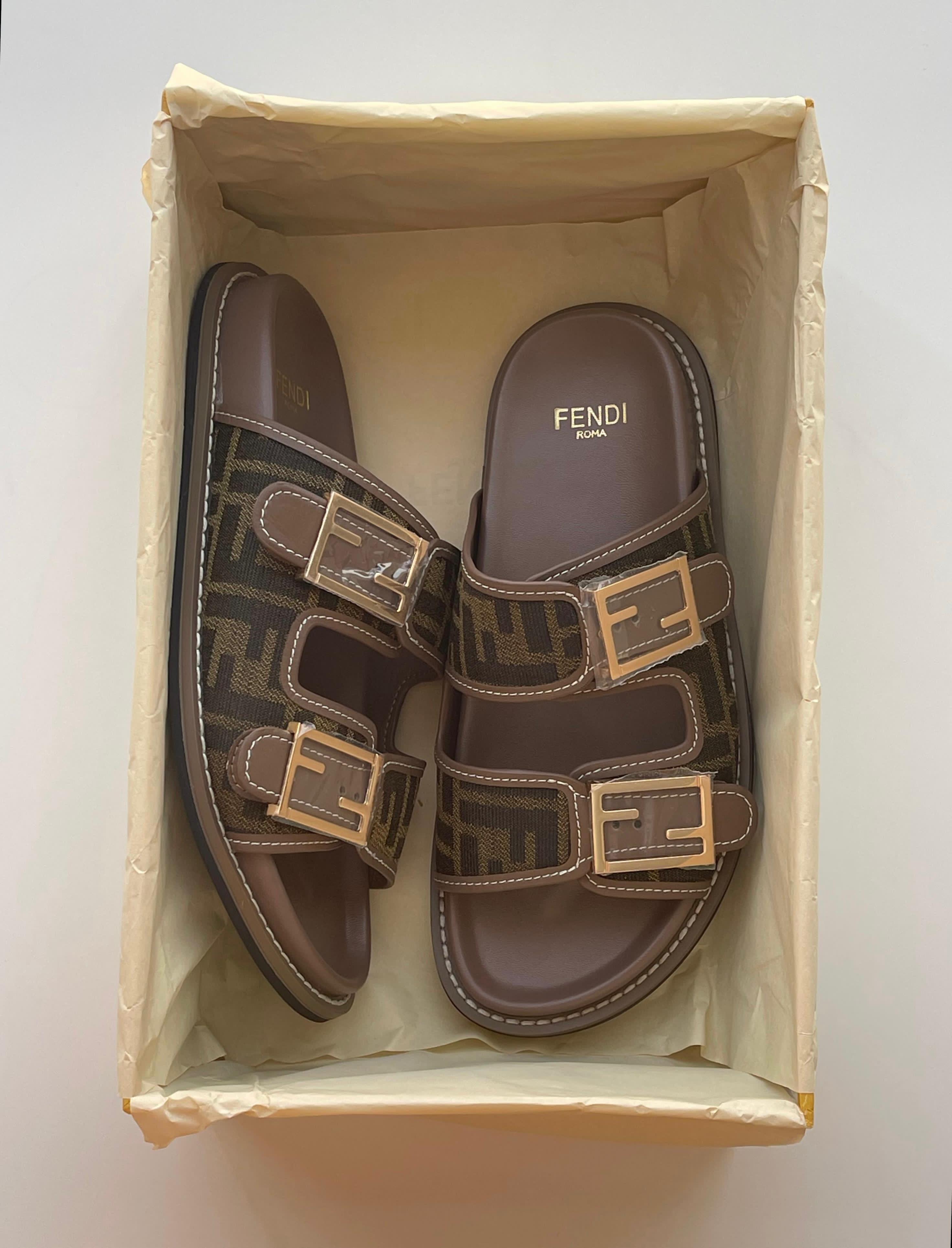 Fendi feel leather sandal