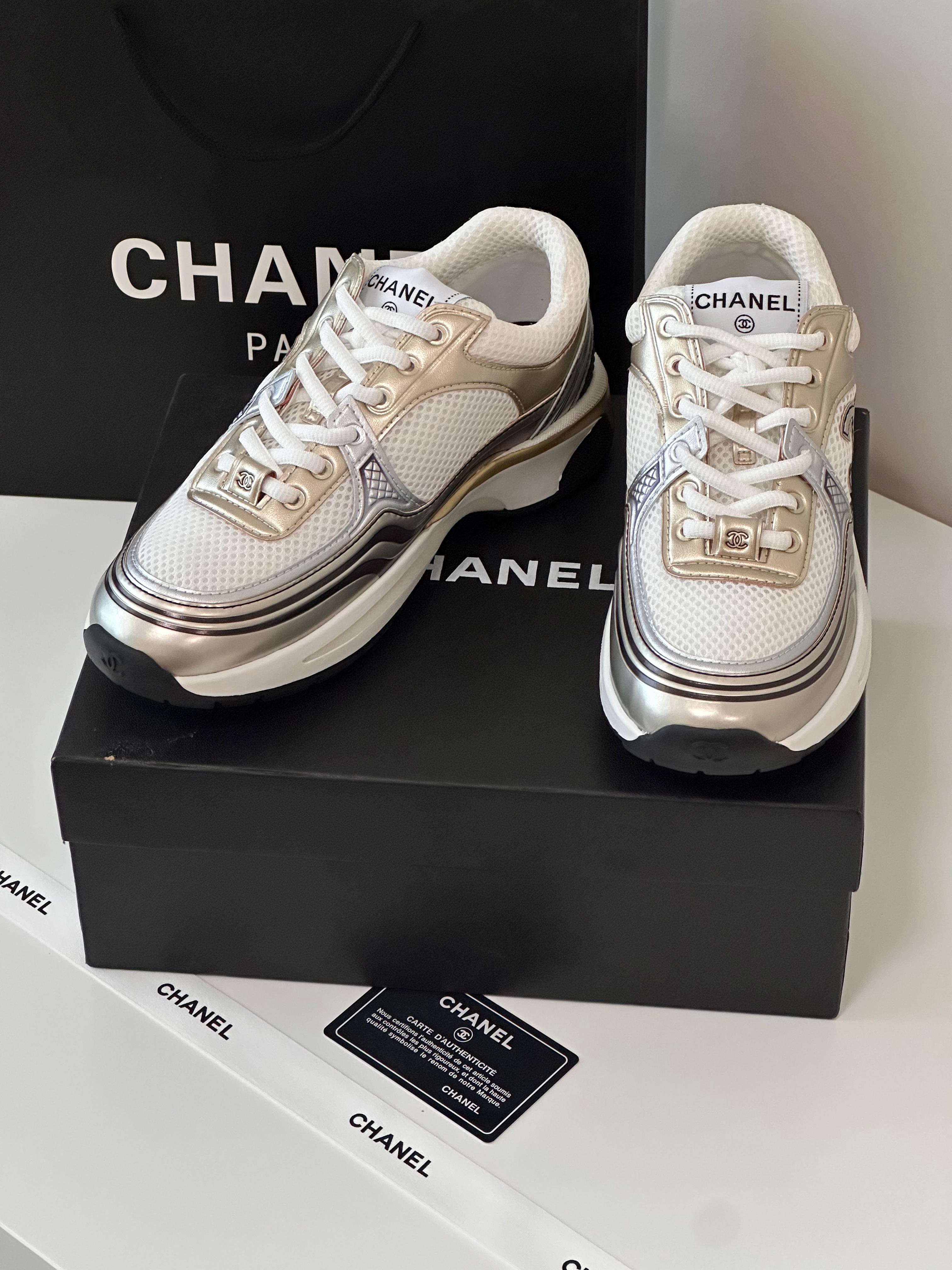 CHANEL Sneakers