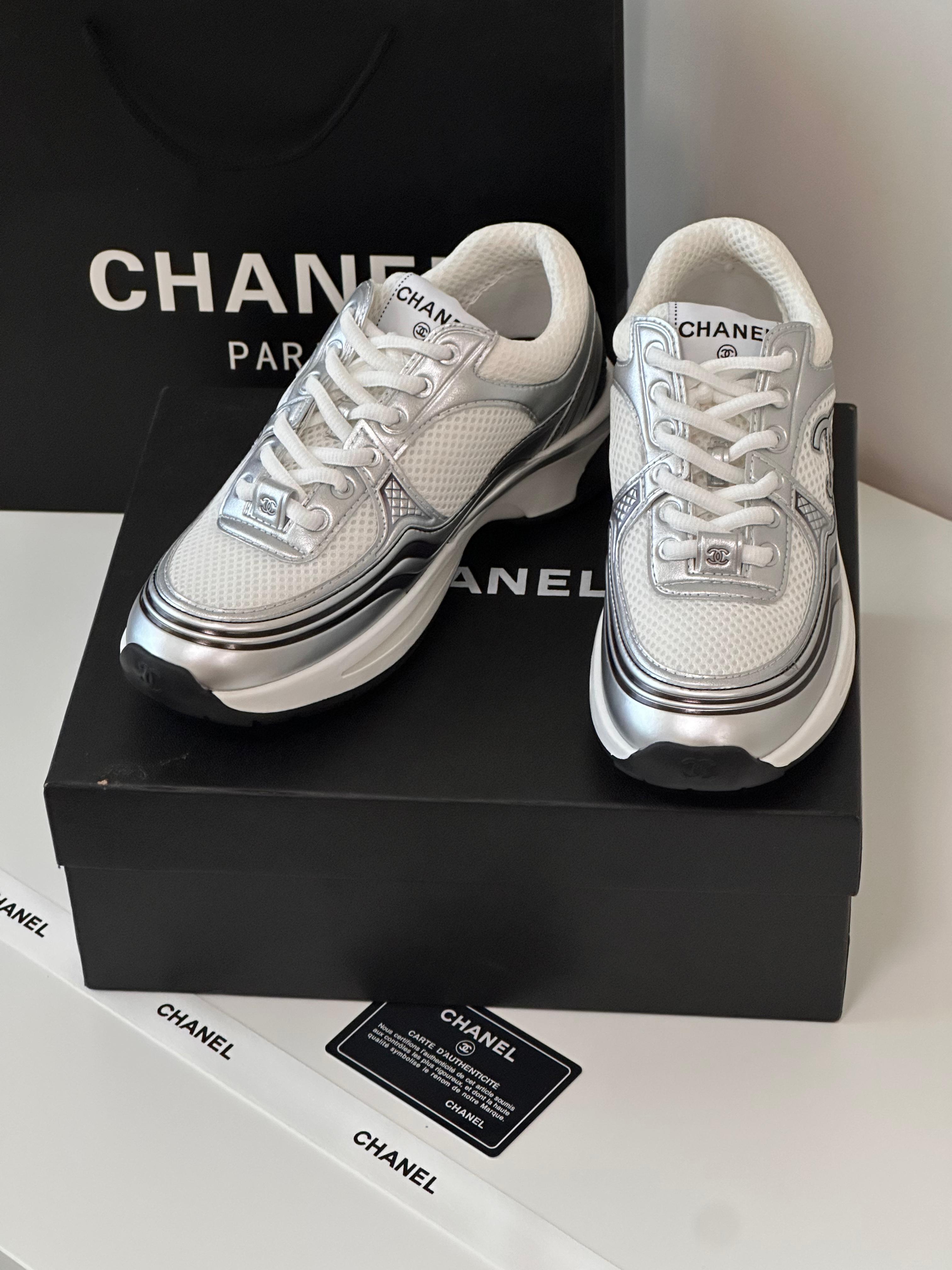 CHANEL Sneakers