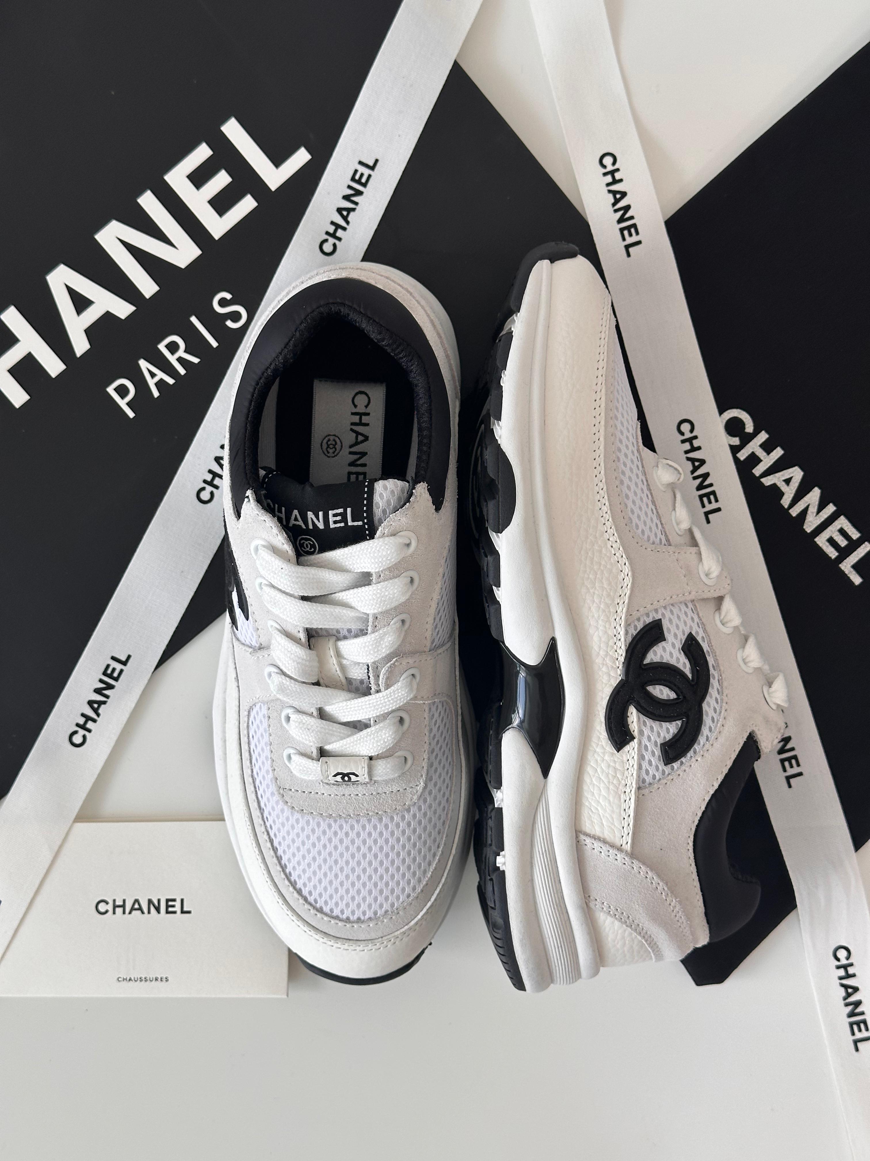 CHANEL Sneakers
