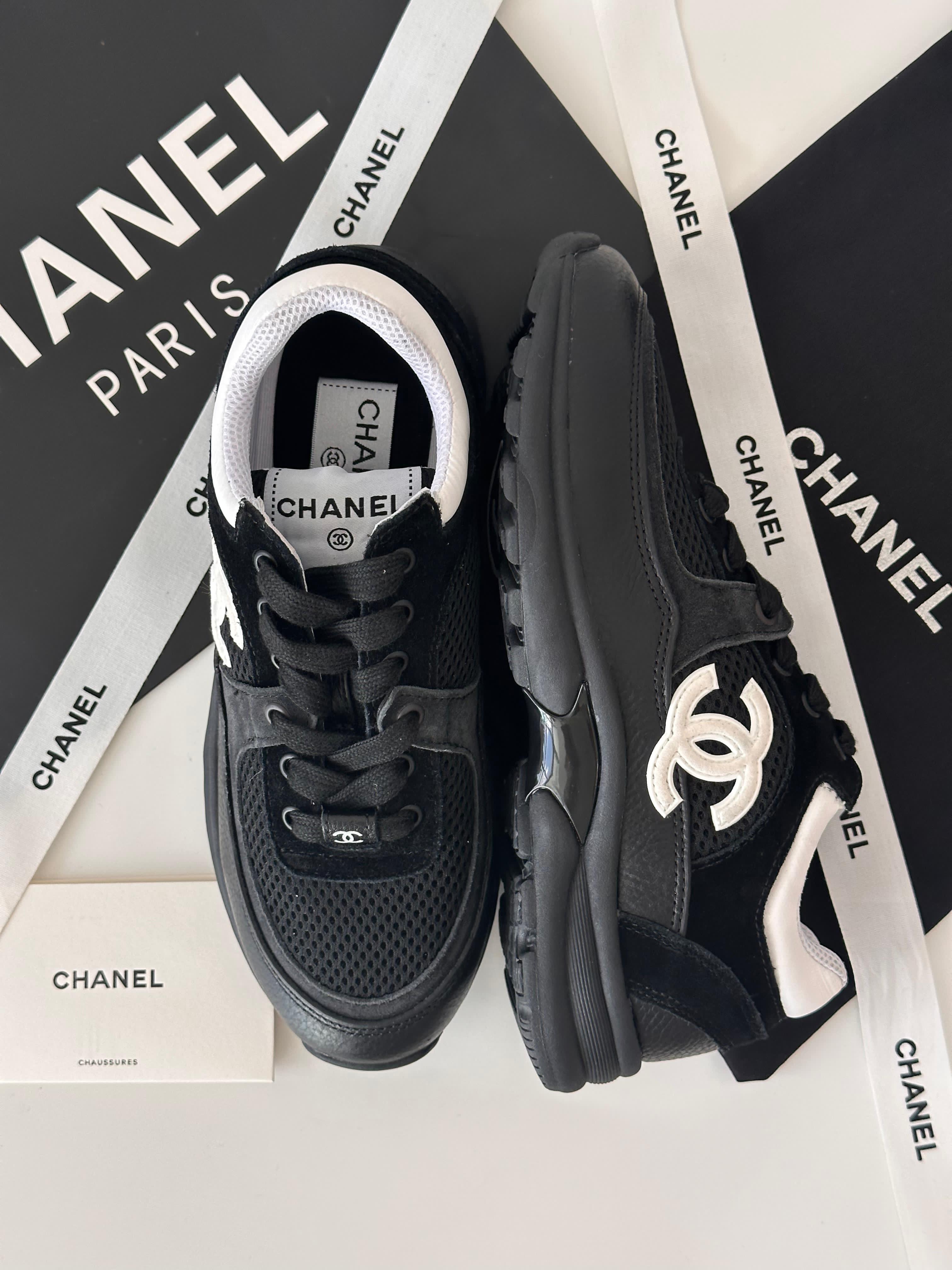 CHANEL Sneakers