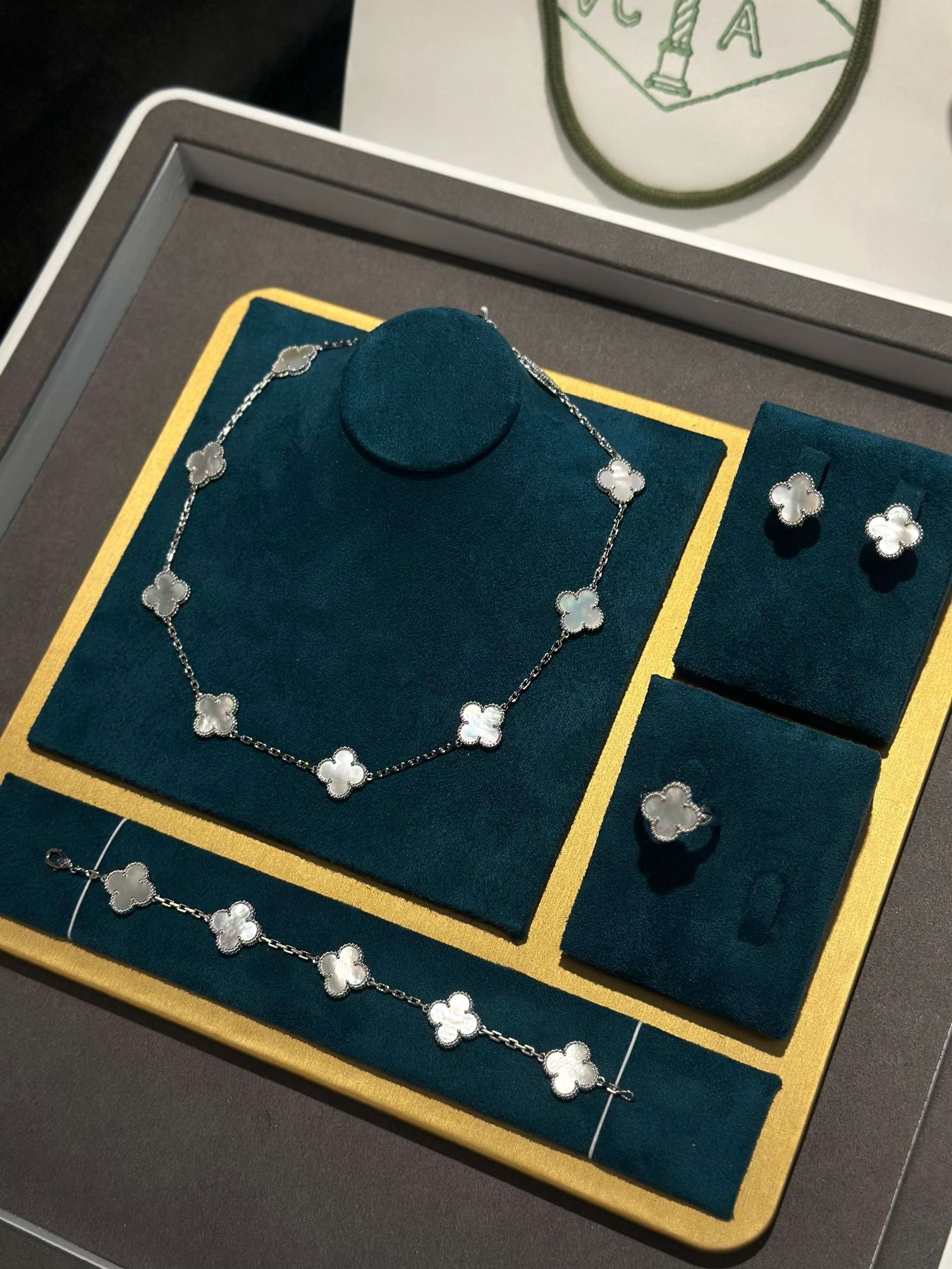 Van Cleef & Arpels Alhambra