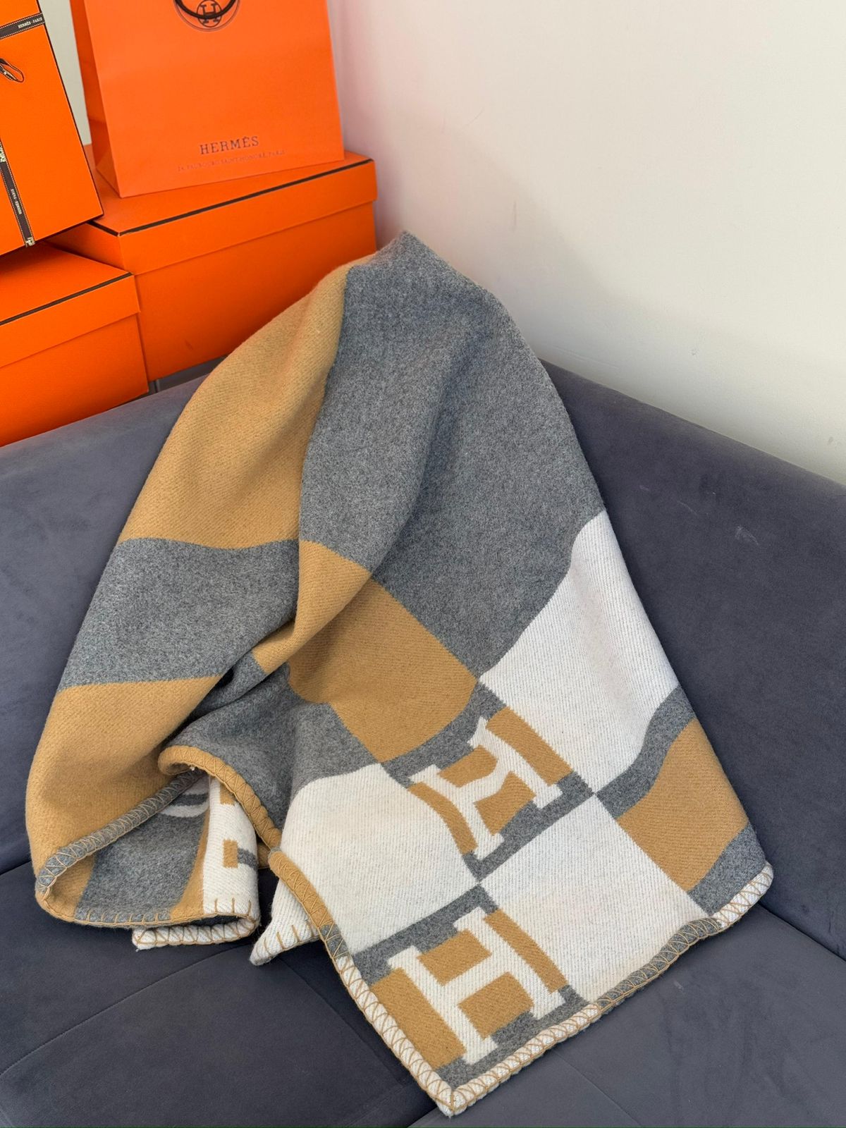 Hermes Blanket