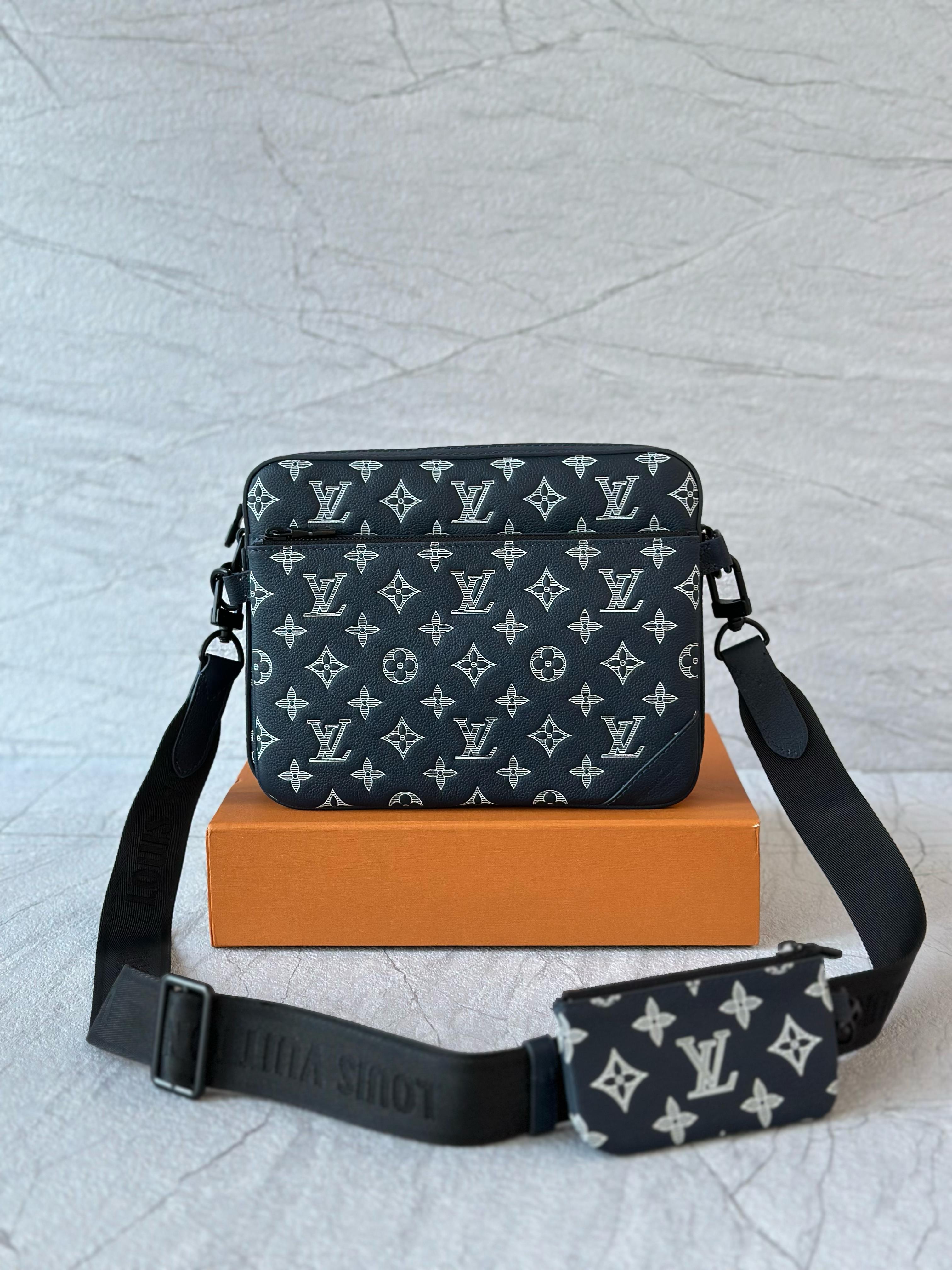 Louis Vuitton Trio Messenger