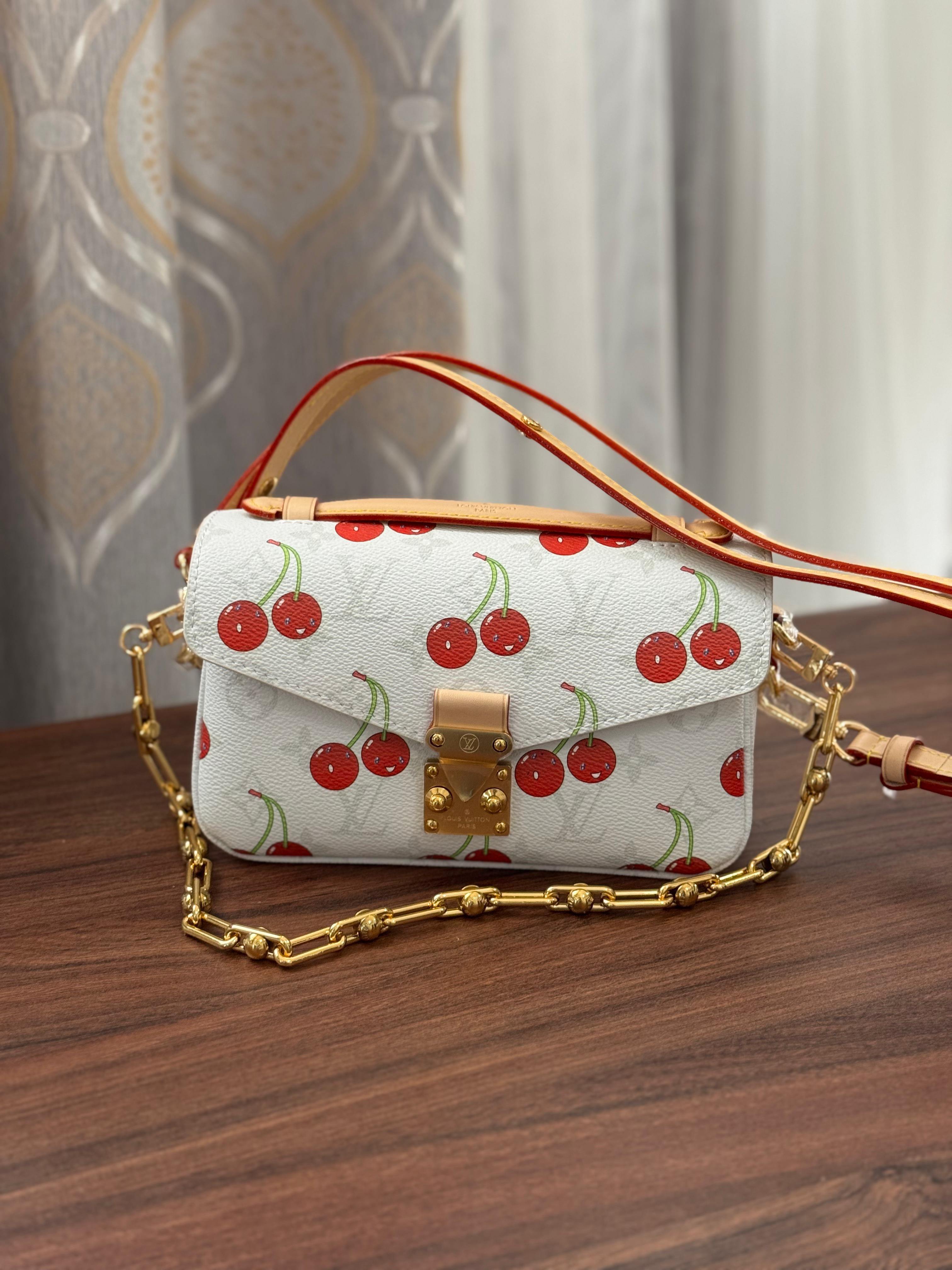 Louis Vuitton Speedy