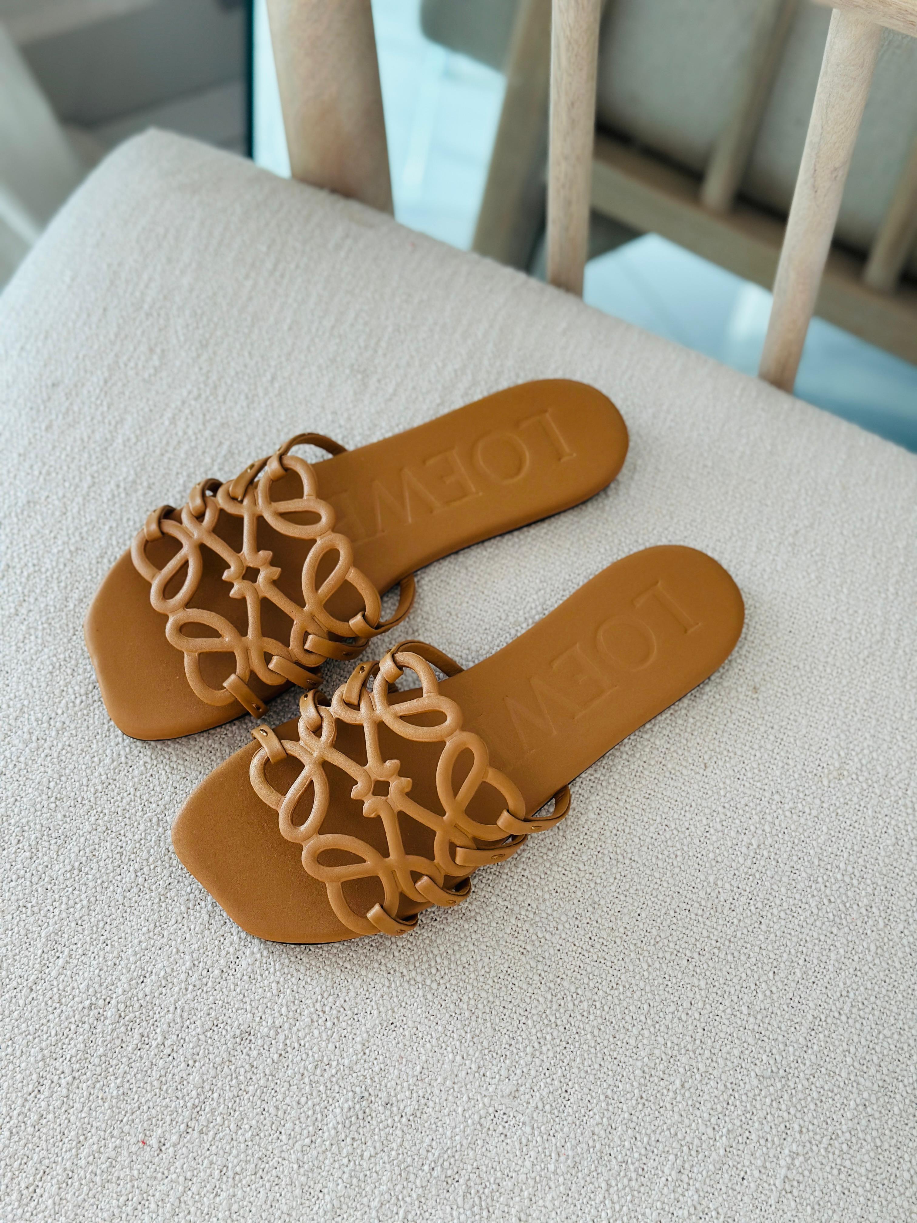 Loewe Petal Anagram Slides