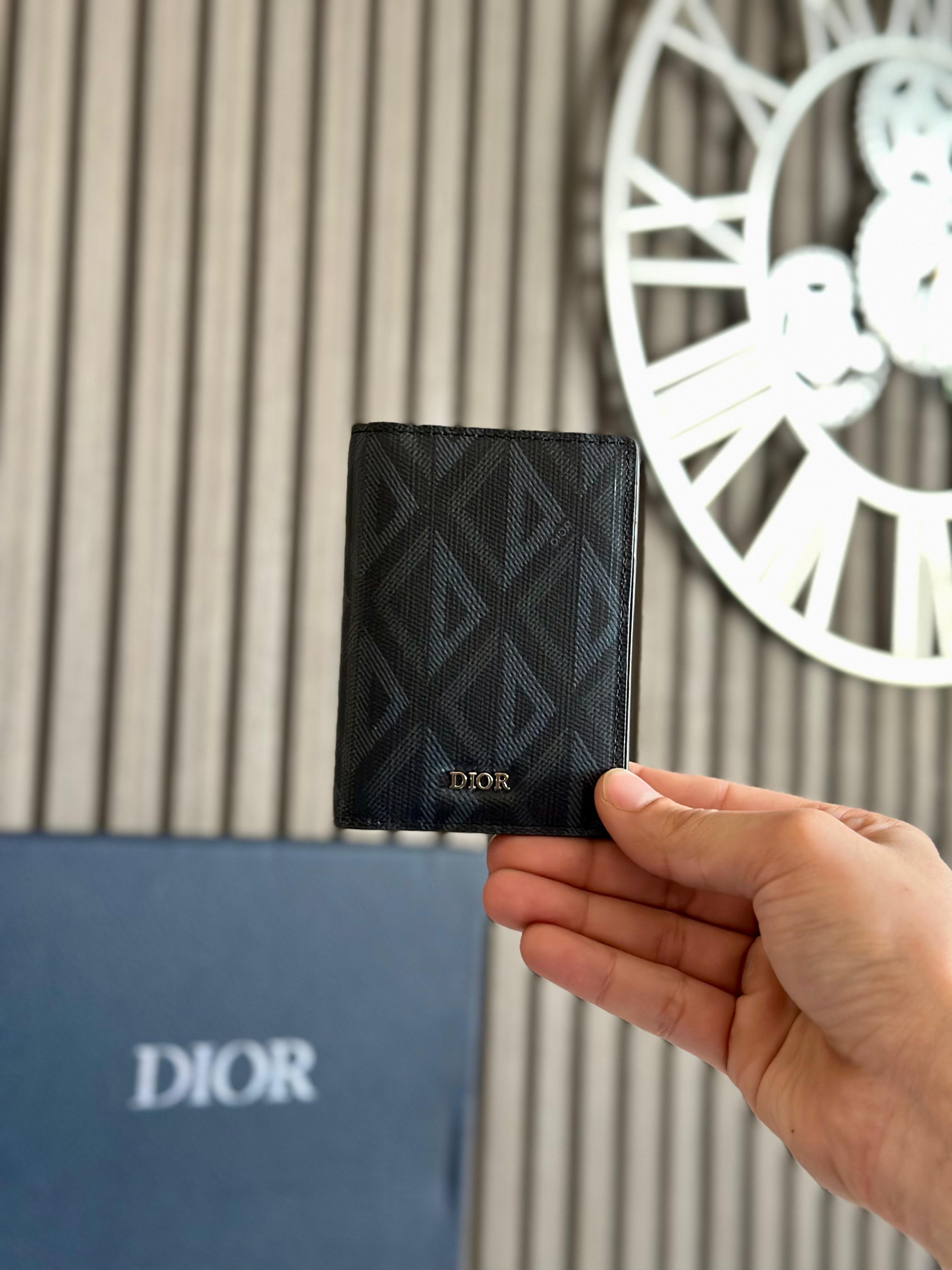 Dior Small Wallet – Compact Luxury Edition