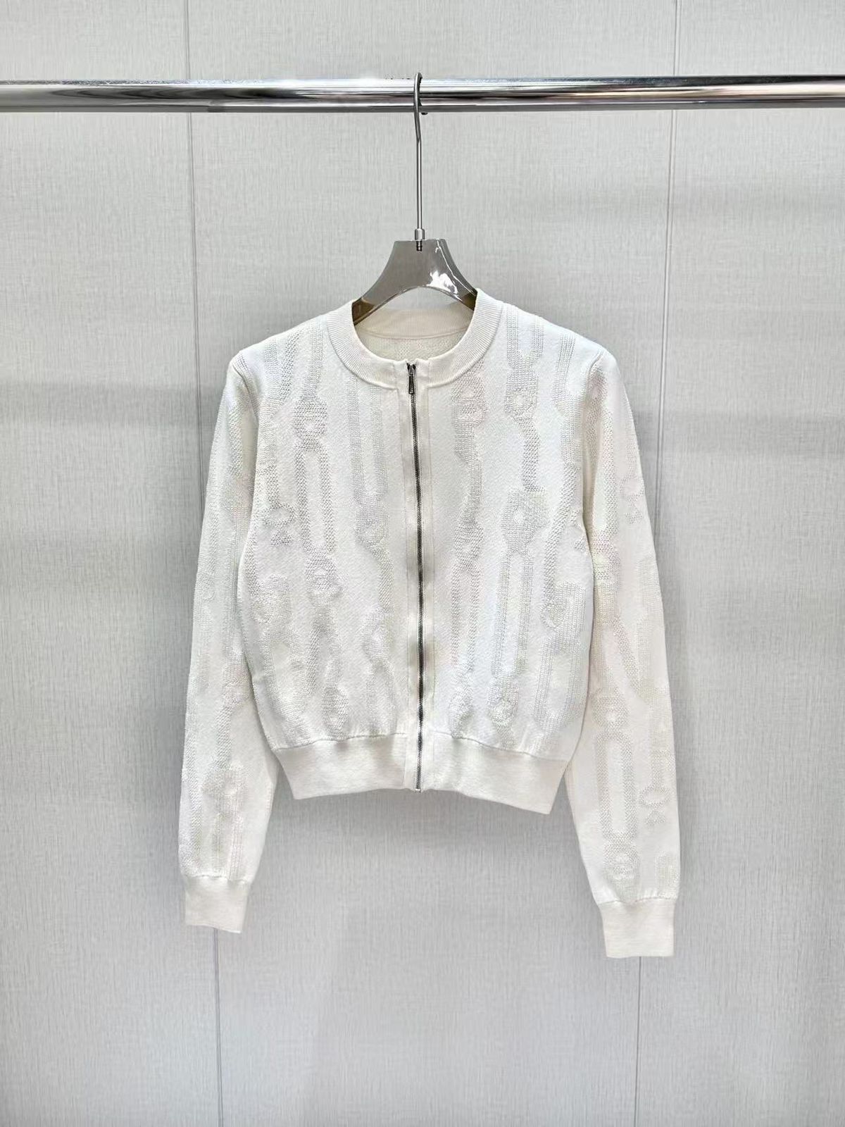 Hermès Knit Zip Cardigan – Signature Jacquard Design