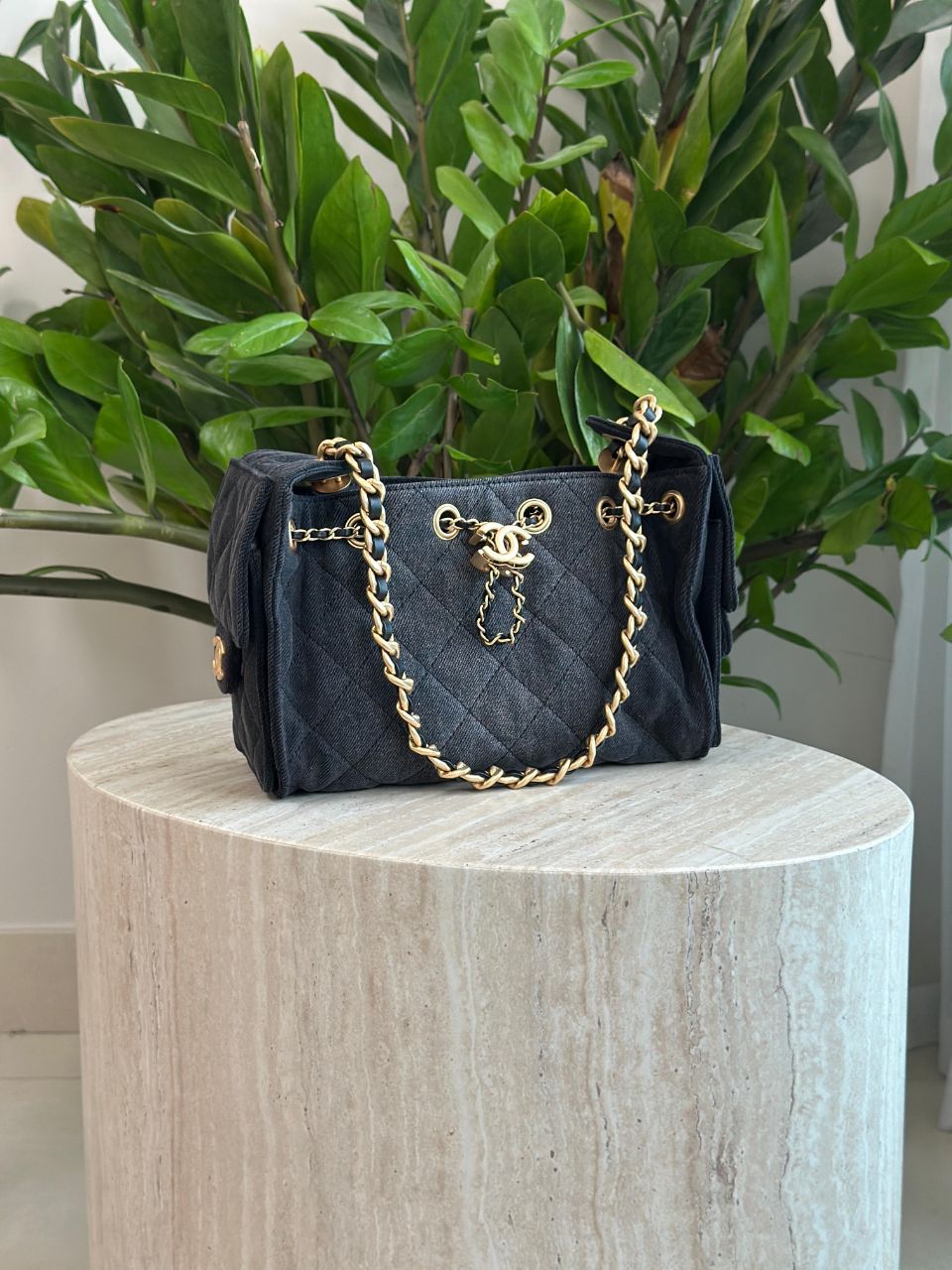 Chanel 22 Mini Hobo Bag – Luxury Quilted Leather – Dubai Collection