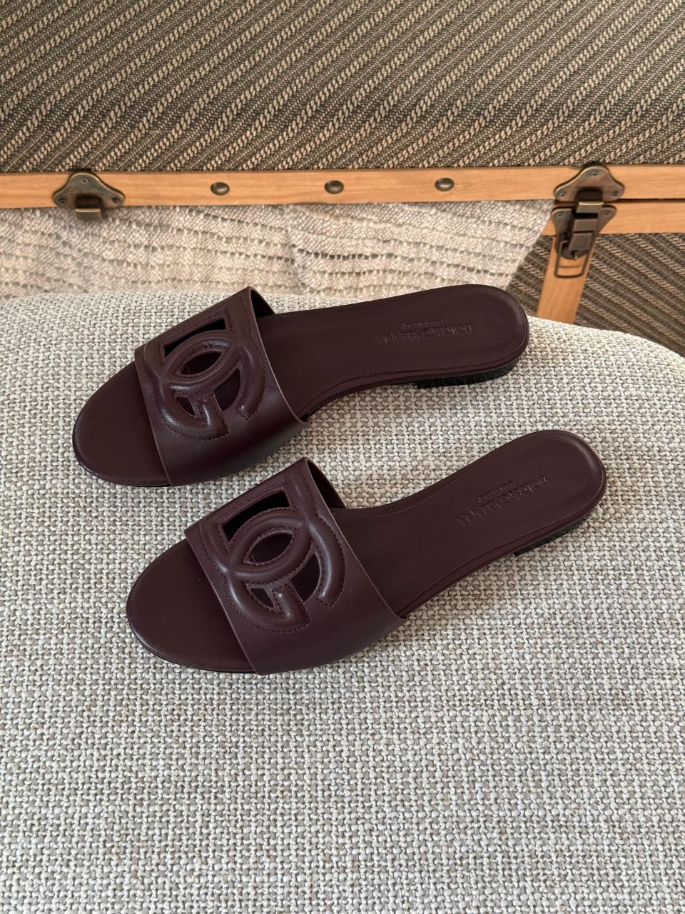 D&G Flat Slides – Women’s Casual Luxury Sandals