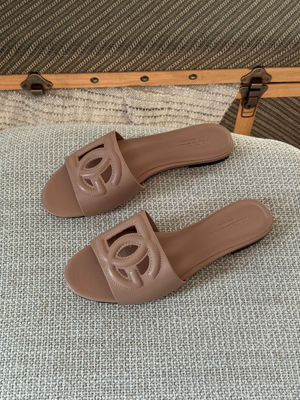 D&G Flat Slides – Women’s Casual Luxury Sandals