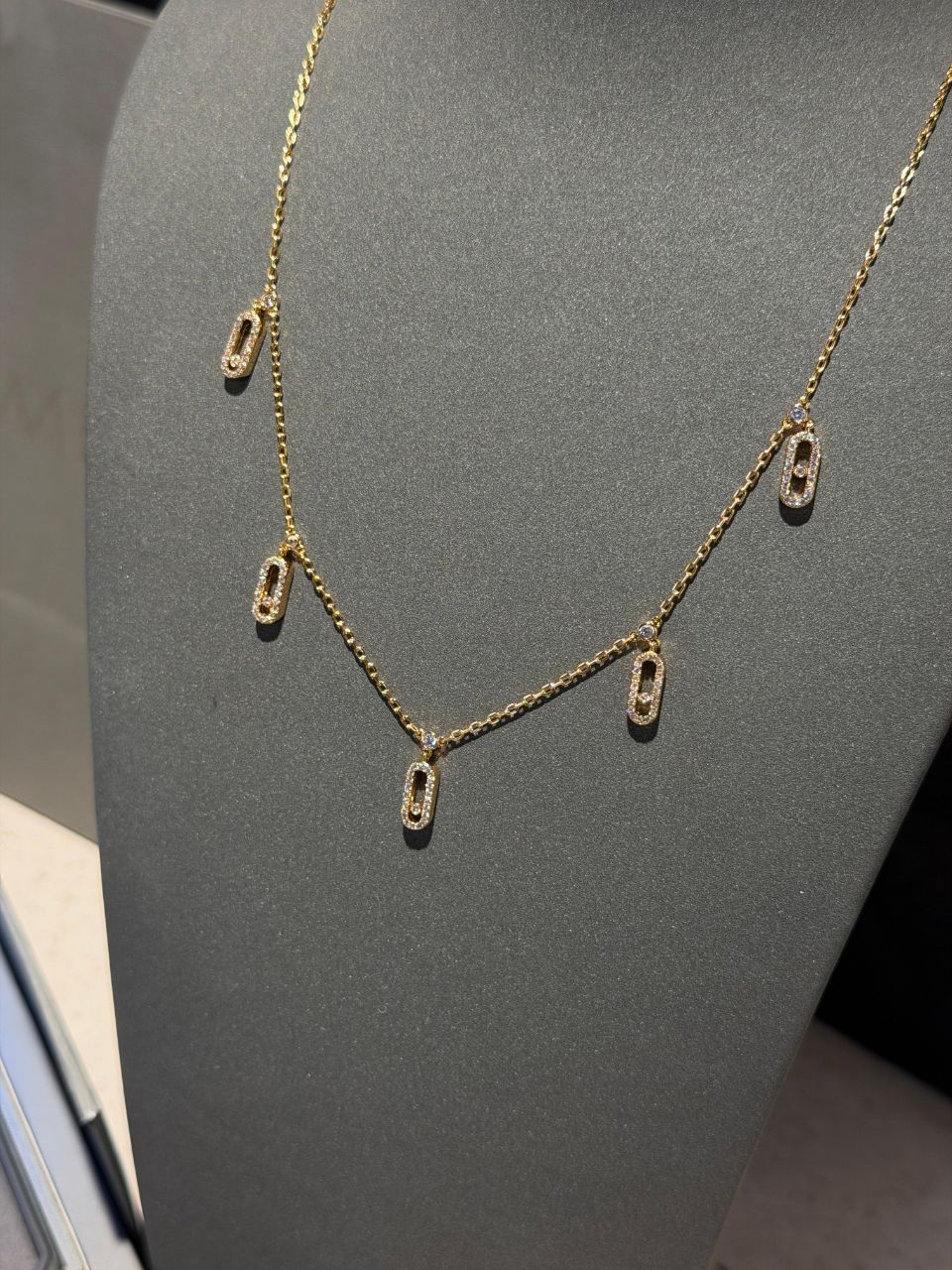 Messika Diamond Drop Necklace – Elegant Minimal Luxury Design