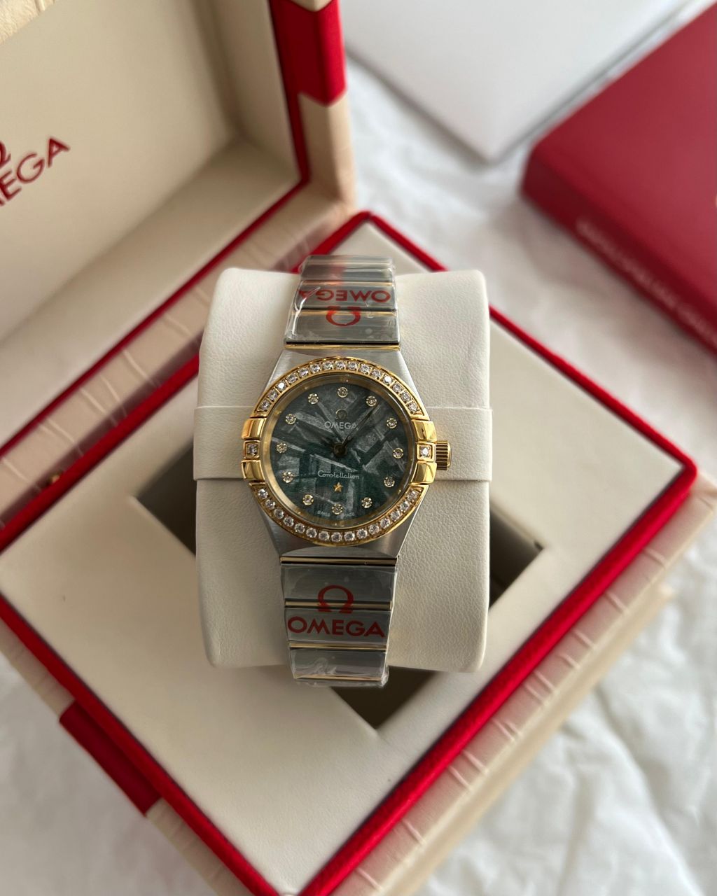 Omega Constellation Diamond Dial Ladies Watch – Textured Pattern Face