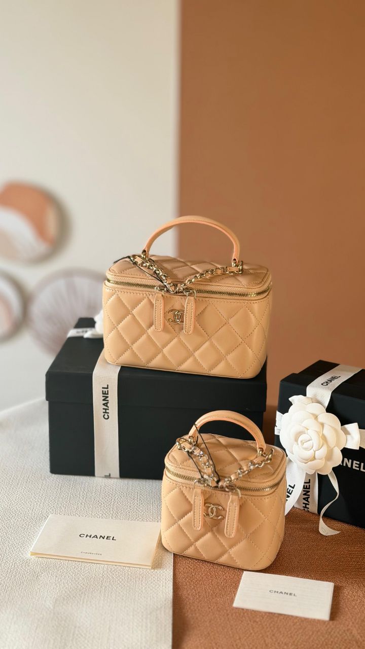 Chanel Quilted Makeup Bag Set – Timeless Vanity Design