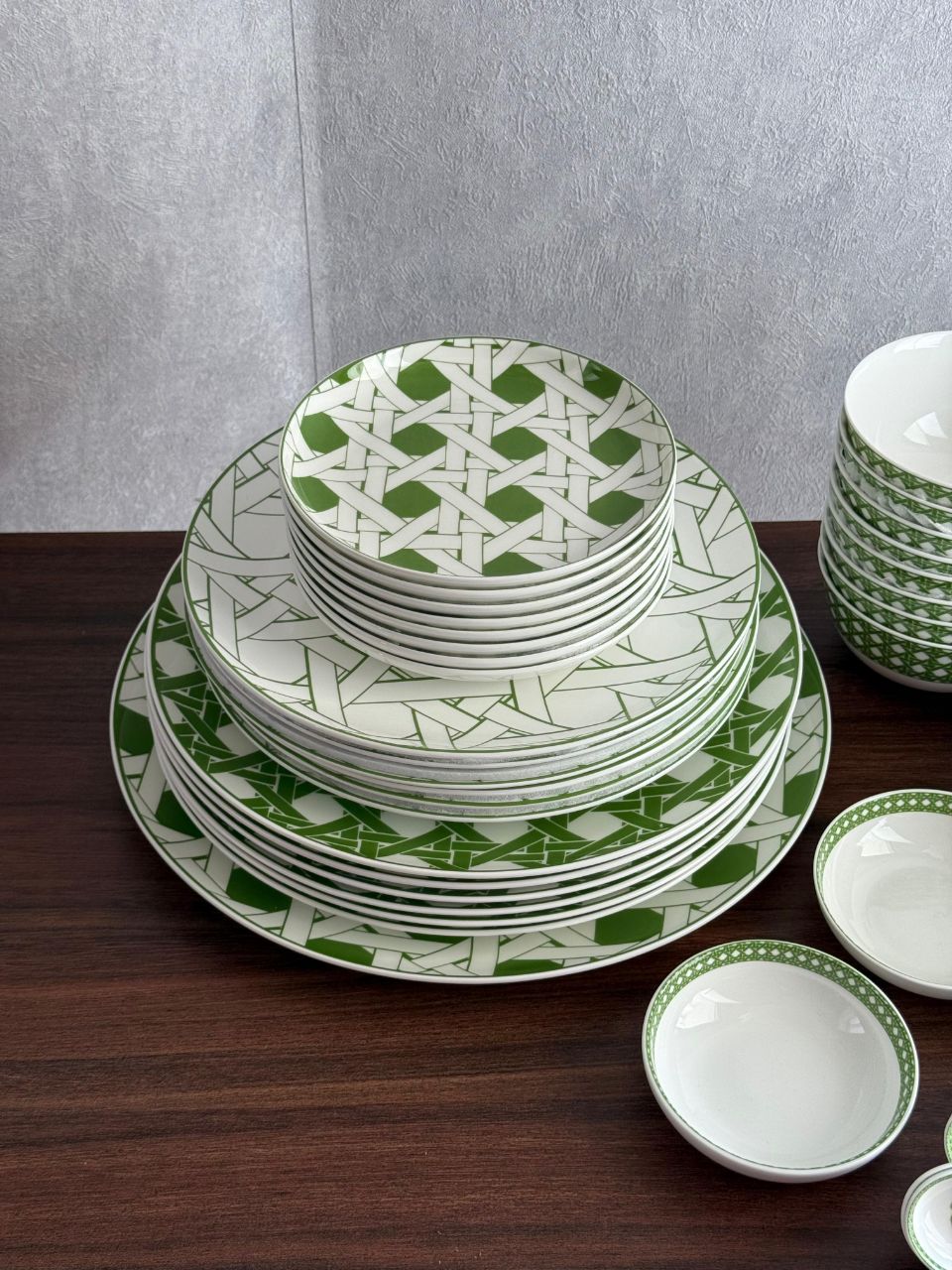 Dior Luxury Fine Porcelain Dinner & Tableware Set with Geometric Green Pattern