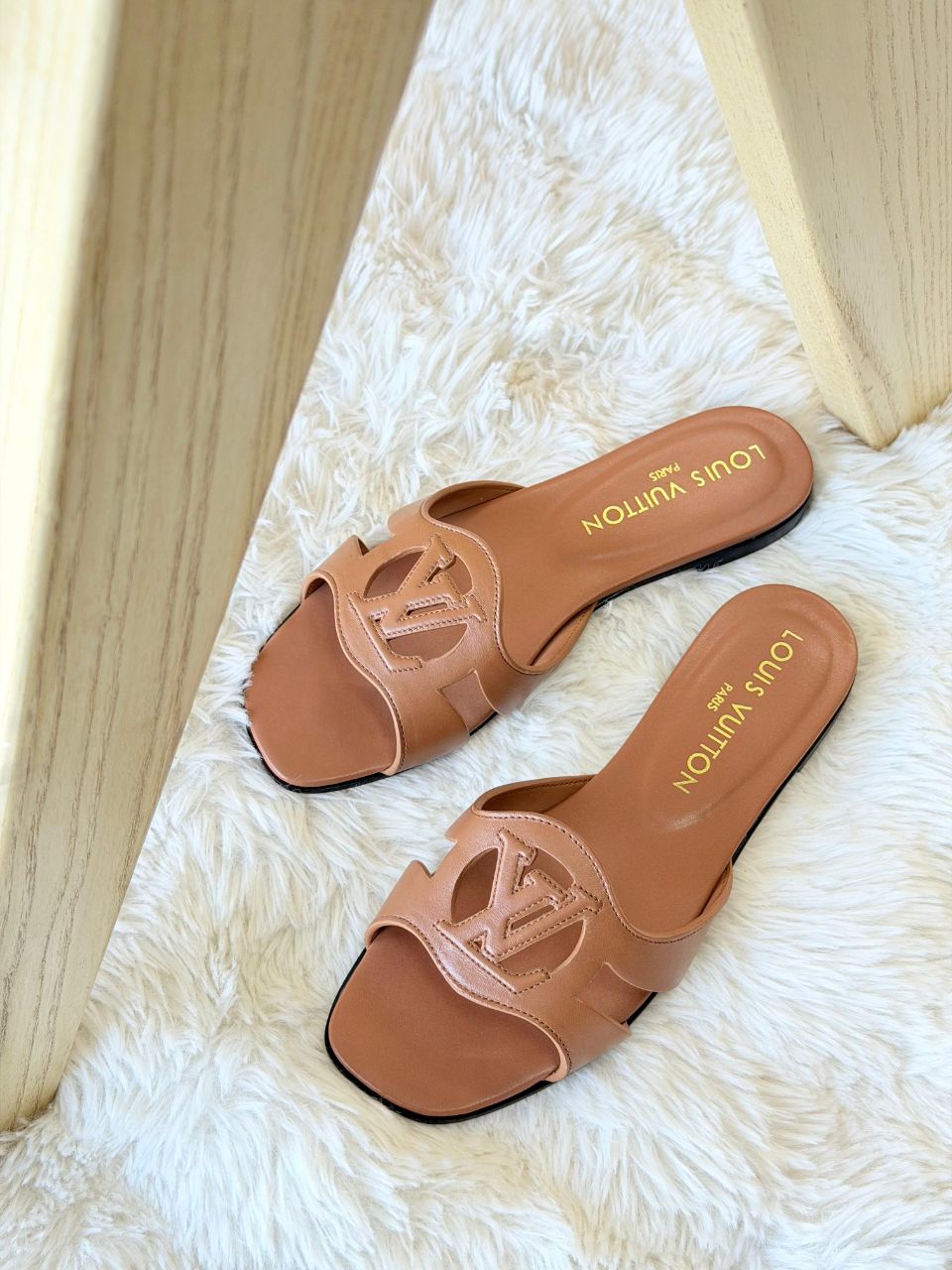 Louis Vuitton Isola Mule