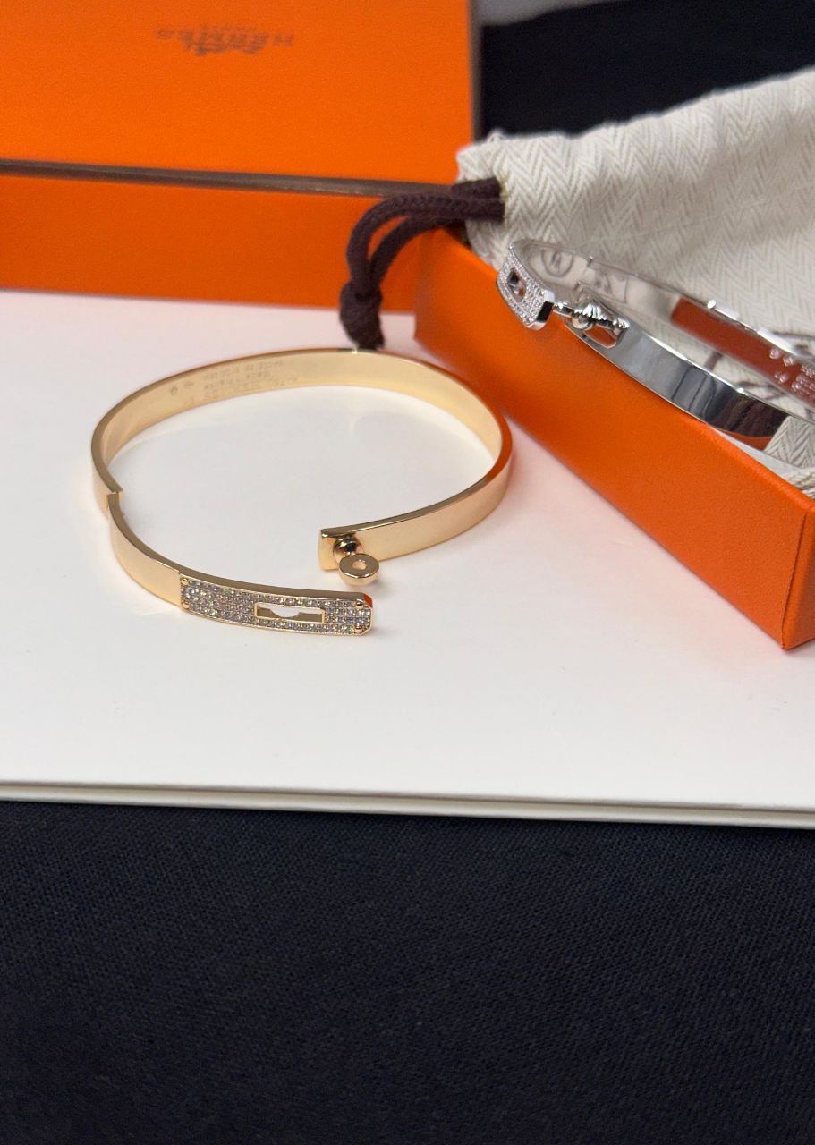 Hermès Kelly Bracelet Model with Diamonds