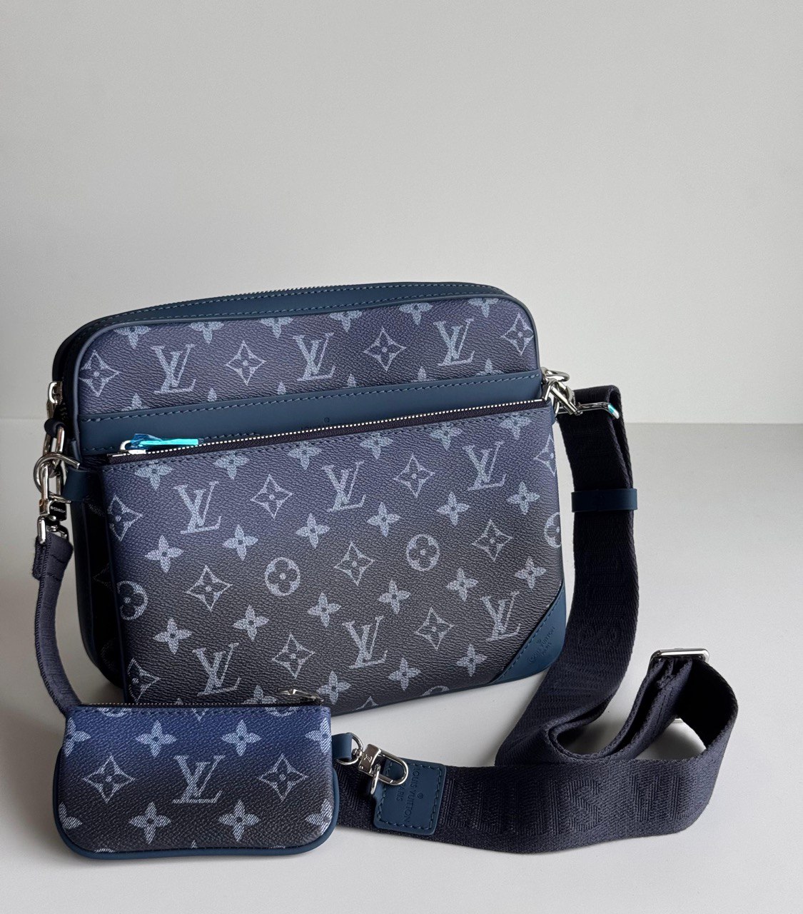 Louis Vuitton Luxury Messenger & Crossbody Bag Collection