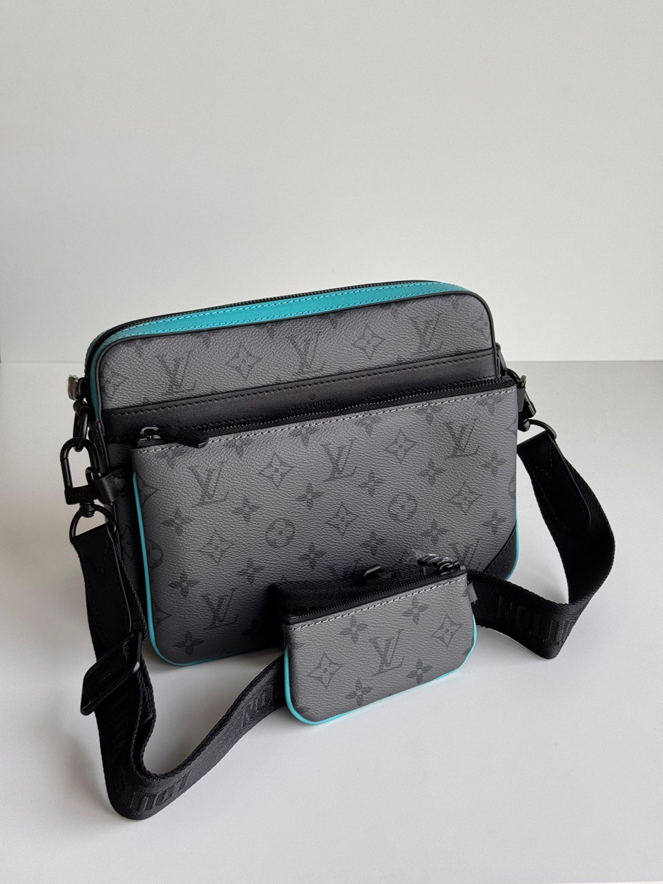 Louis Vuitton Luxury Messenger & Crossbody Bag Collection