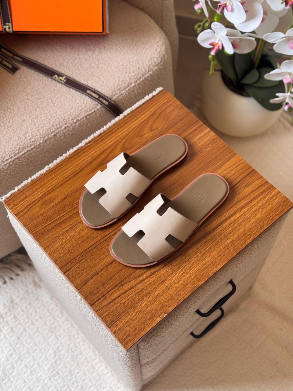 Hermès Izmir Sandal Full Color Collection – Iconic H Cut Leather Slides