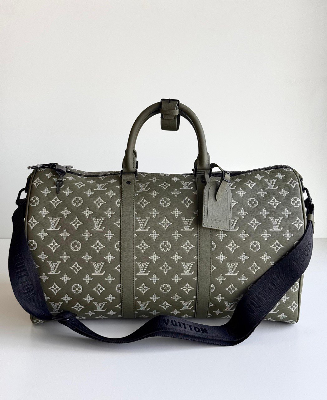 Louis Vuitton Keepall Bandoulière Luxury Travel Bag