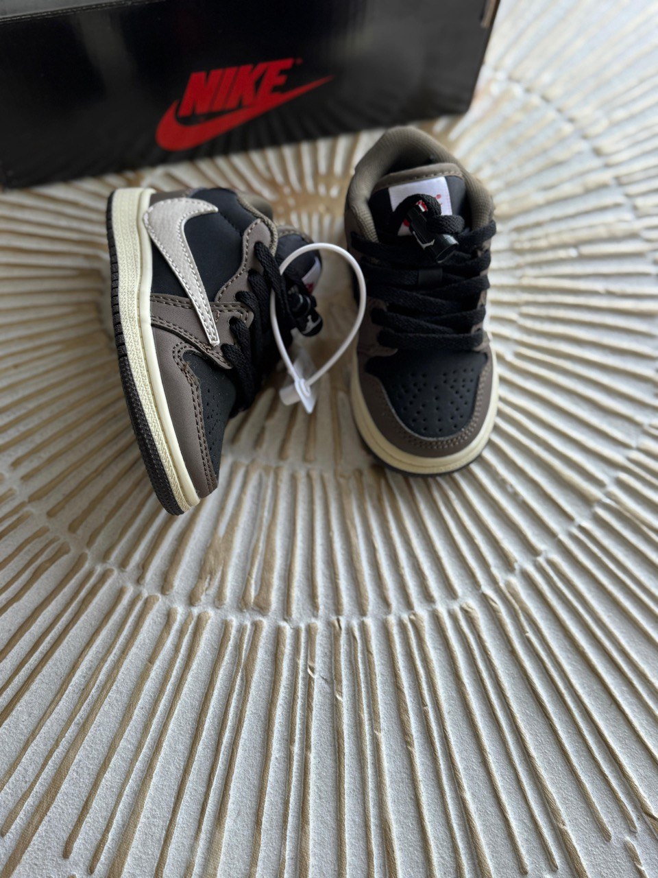 Nike Air Jordan 1 Low Kids Sneakers