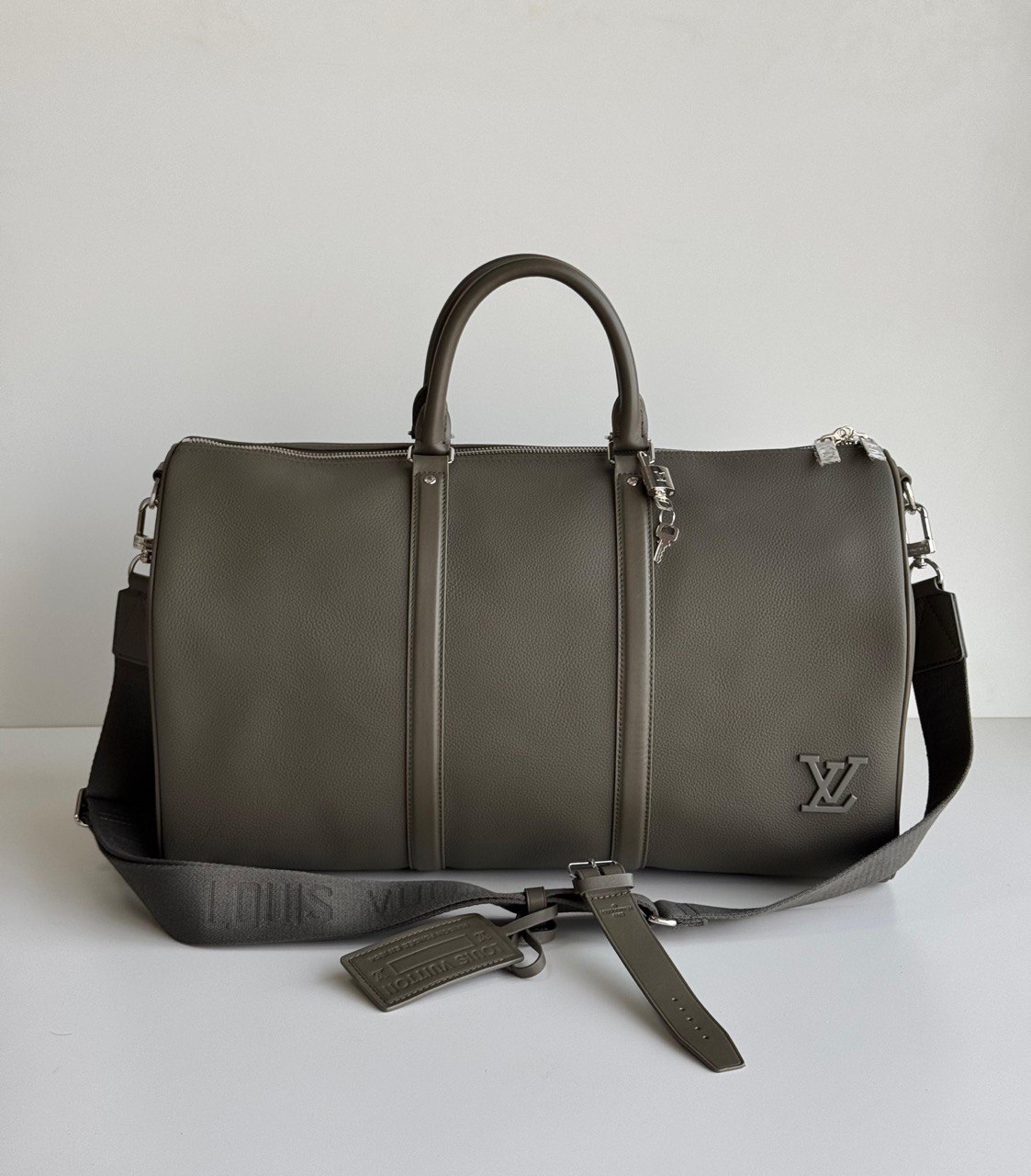 Louis Vuitton Keepall Bandoulière Luxury Travel Bag