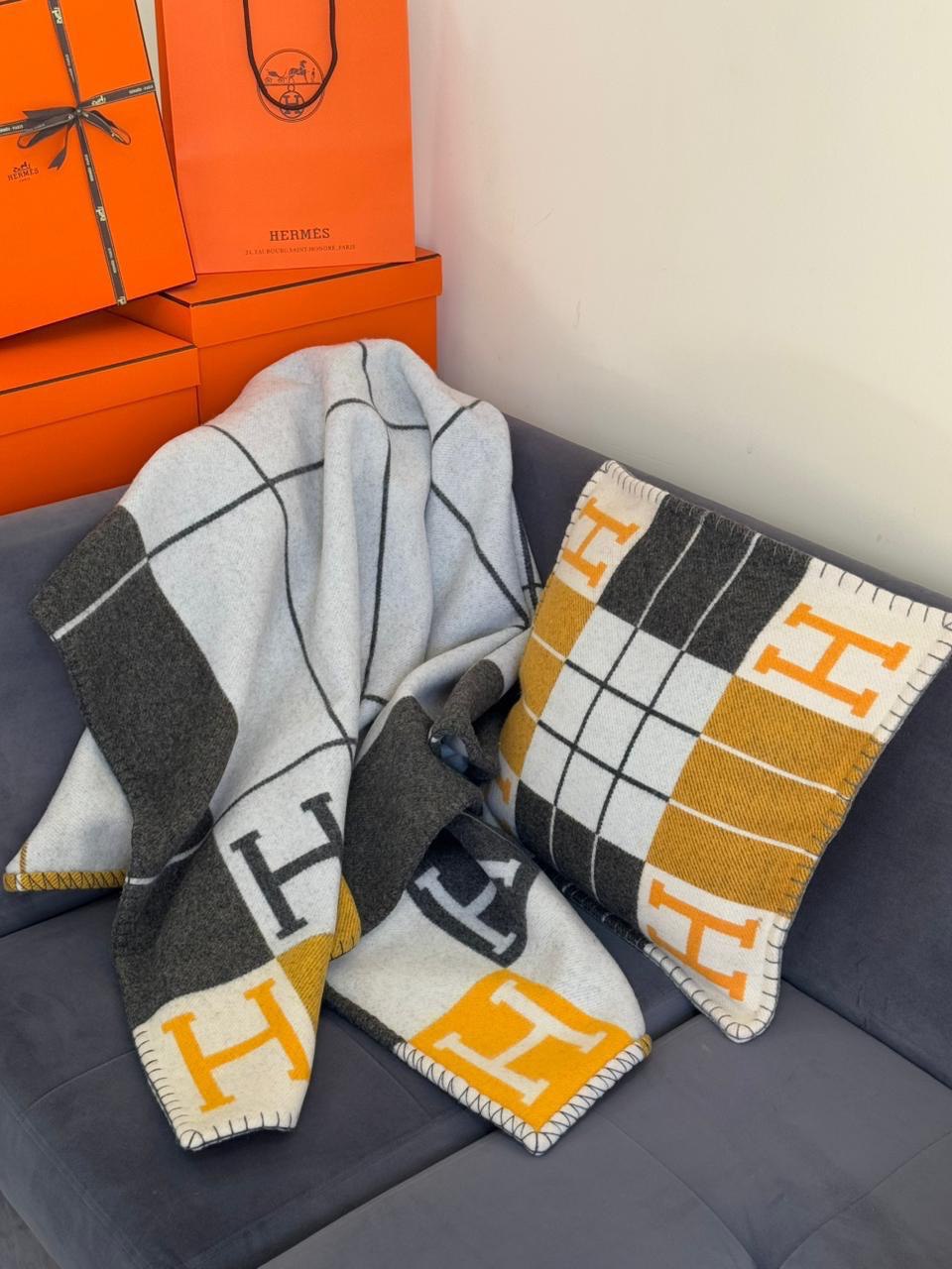 Hermès Avalon Throw Blanket & Cushion – Iconic H Wool Cashmere Collection
