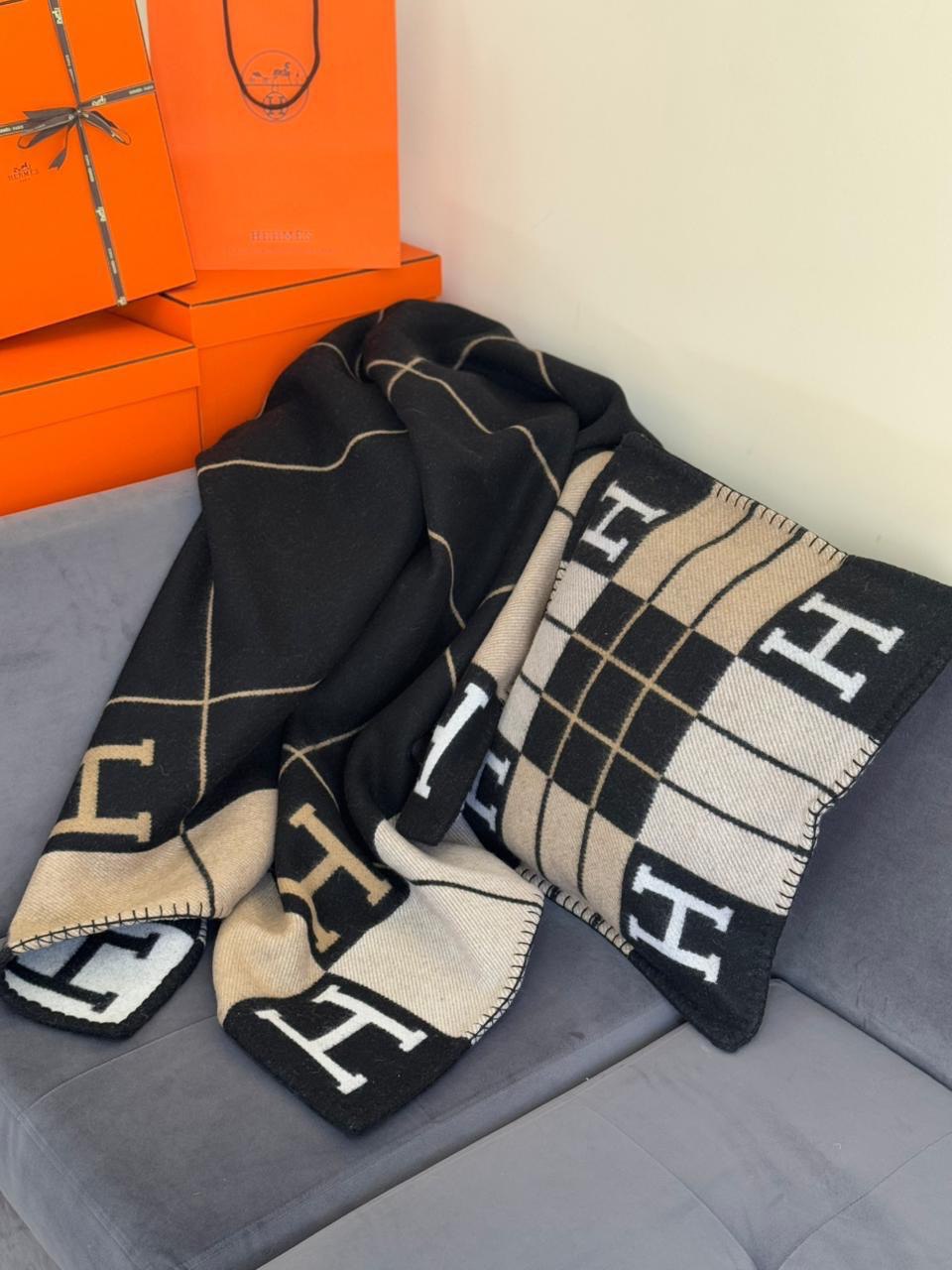 Hermès Avalon Throw Blanket & Cushion – Iconic H Wool Cashmere Collection