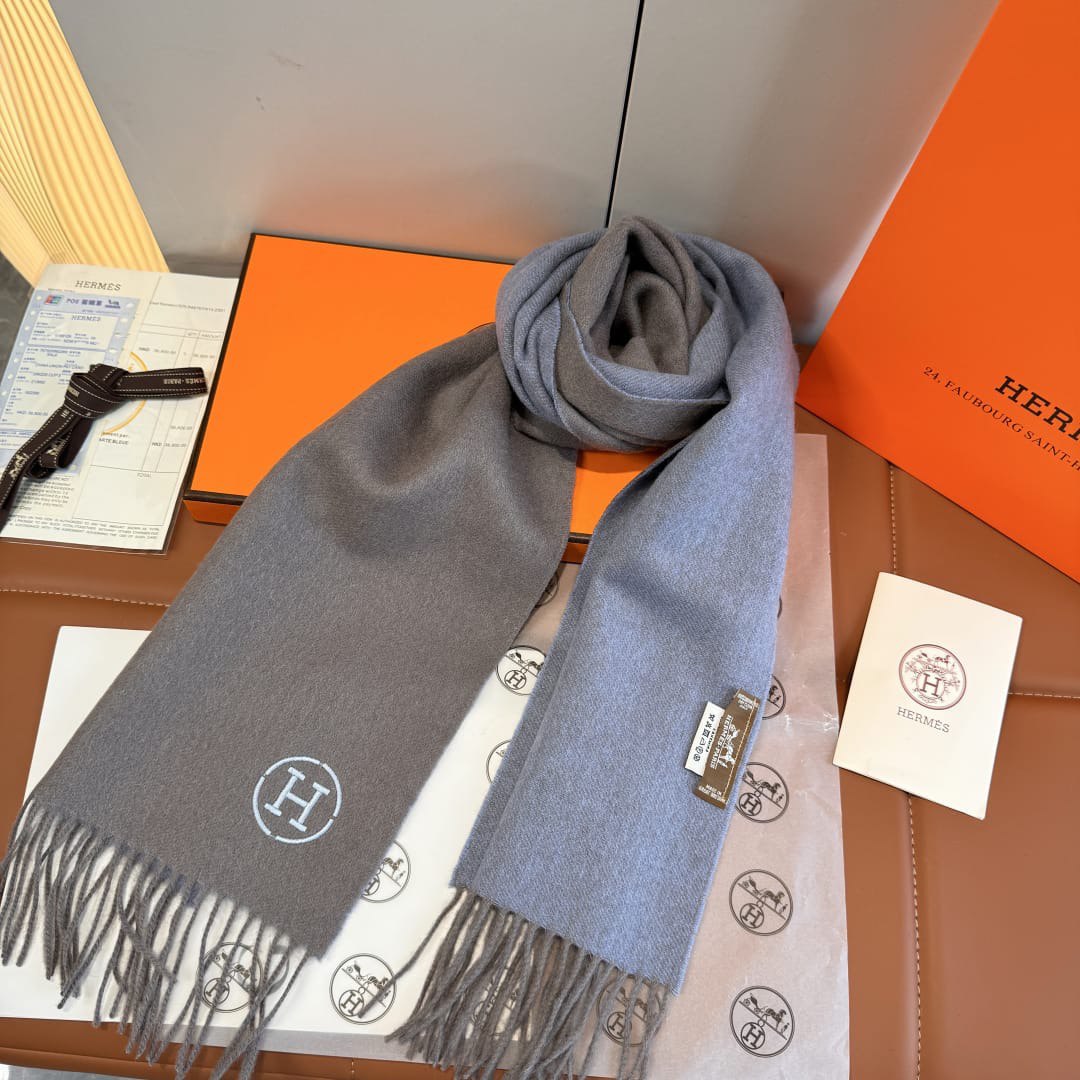 Hermès Double Face Cashmere Scarf – Reversible Signature H Logo