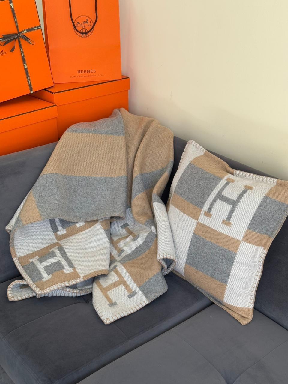 Hermès Avalon Throw Blanket & Cushion – Iconic H Wool Cashmere Collection