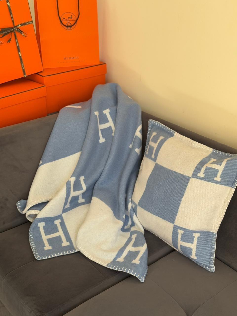Hermès Avalon Throw Blanket & Cushion – Iconic H Wool Cashmere Collection