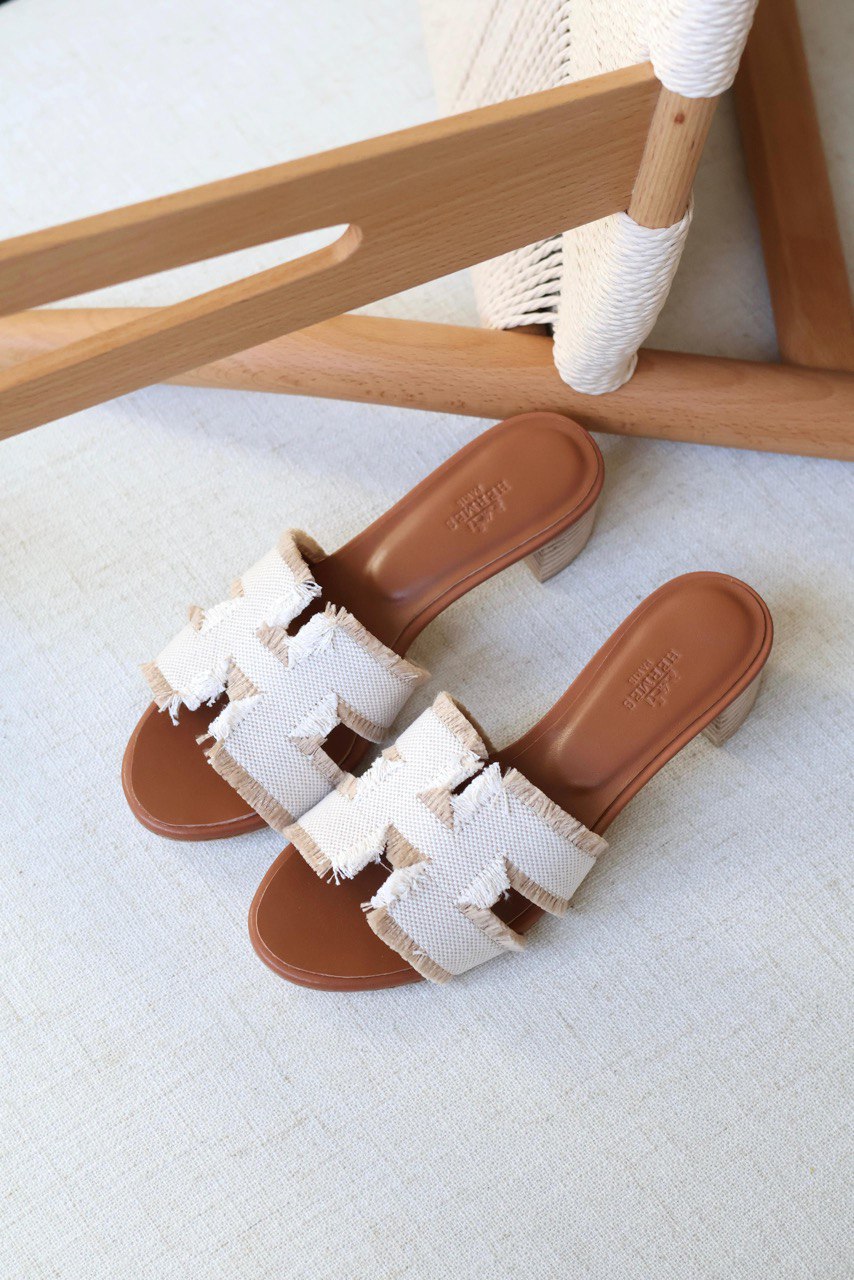 Hermès Oasis Low Heel H Cut Sandal – Crystal, Stitch, Canvas & Printed Editions