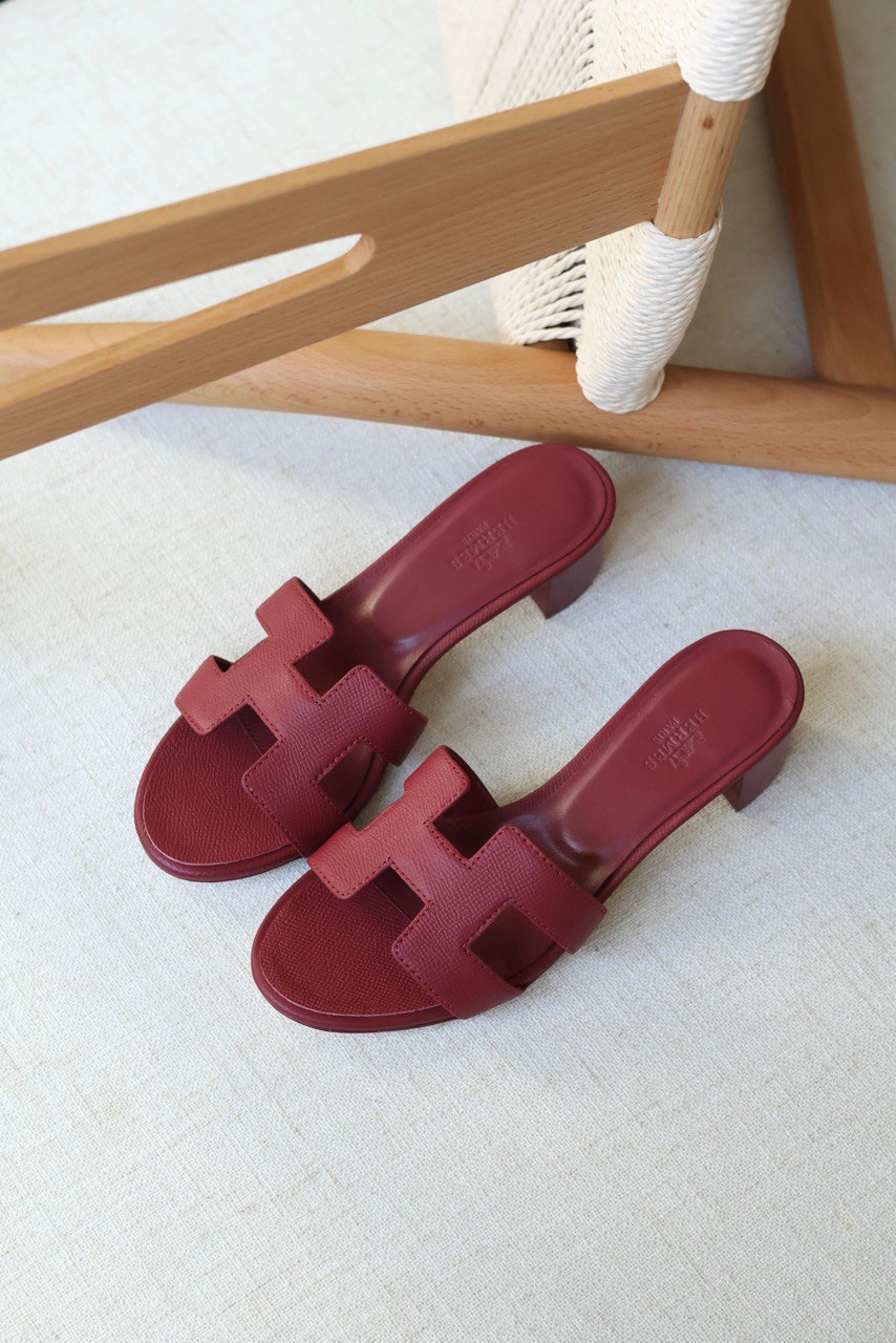 Hermès Oasis Low Heel H Cut Sandal