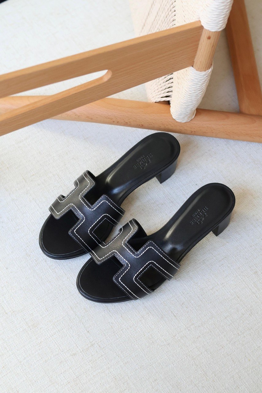 Hermès Oasis Low Heel H Cut Sandal – Crystal, Stitch, Canvas & Printed Editions