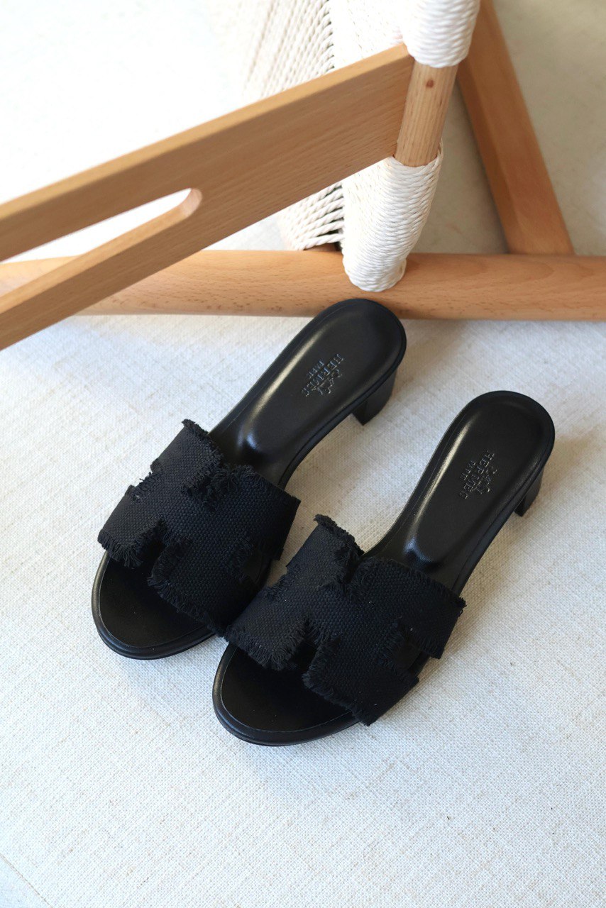 Hermès Oasis Low Heel H Cut Sandal – Crystal, Stitch, Canvas & Printed Editions