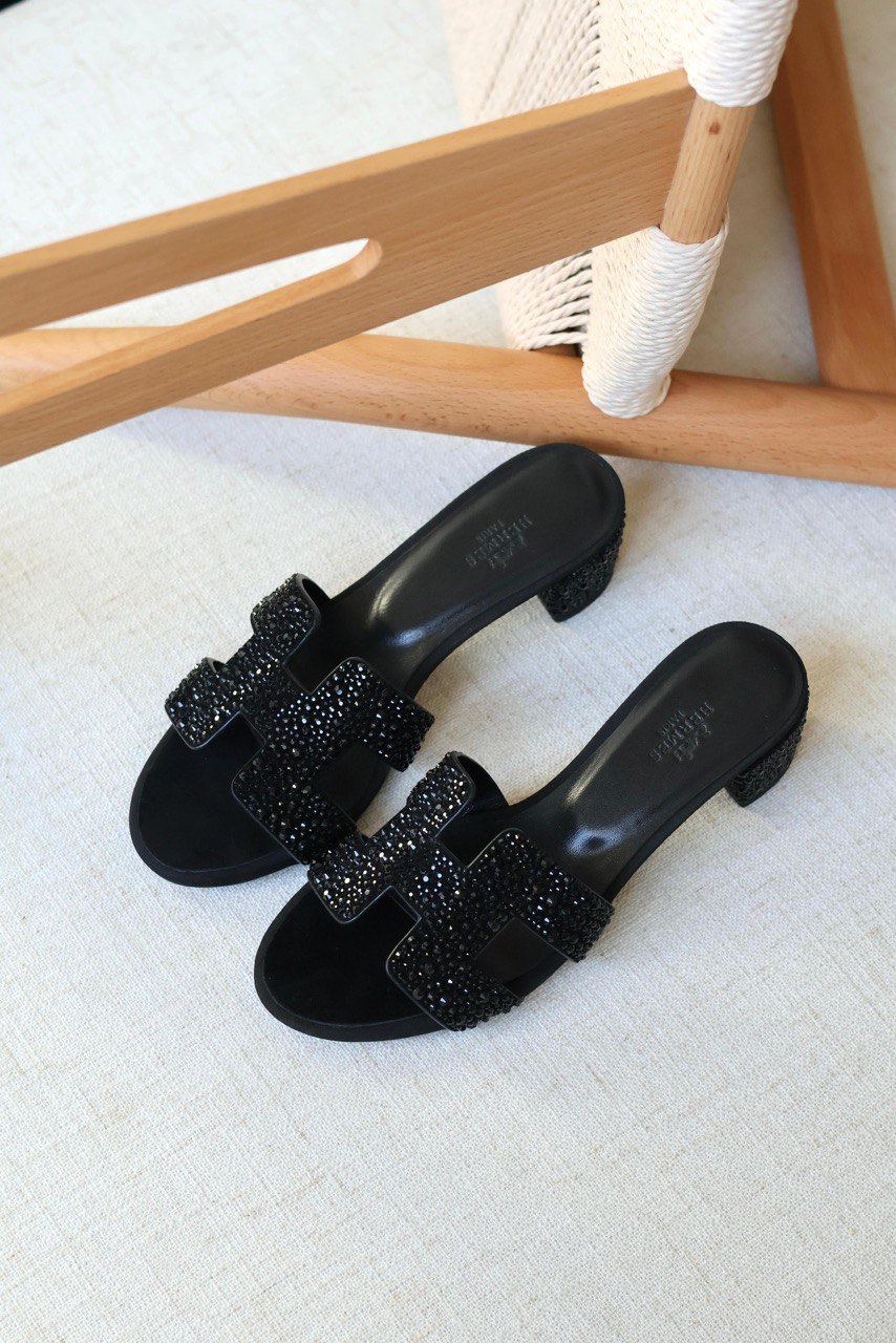 Hermès Oasis Low Heel H Cut Sandal – Crystal, Stitch, Canvas & Printed Editions