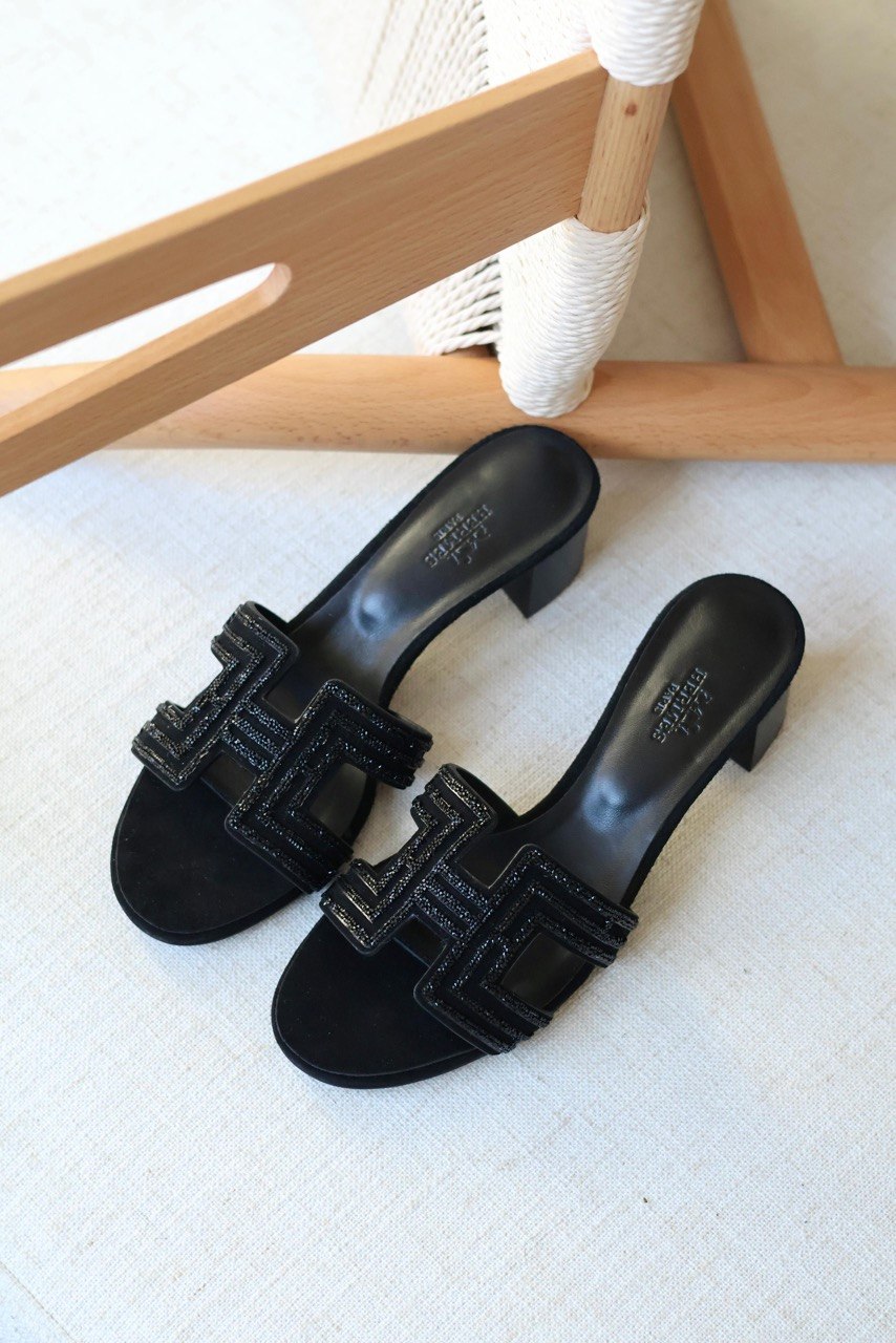 Hermès Oasis Low Heel H Cut Sandal – Crystal, Stitch, Canvas & Printed Editions