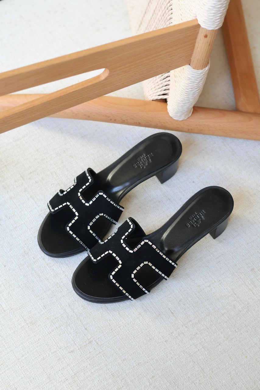 Hermès Oasis Low Heel H Cut Sandal – Crystal, Stitch, Canvas & Printed Editions