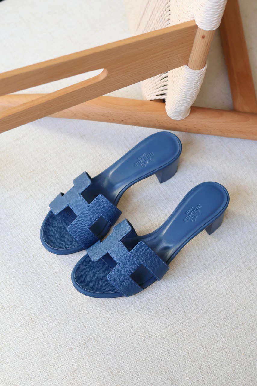 Hermès Oasis Low Heel H Cut Sandal