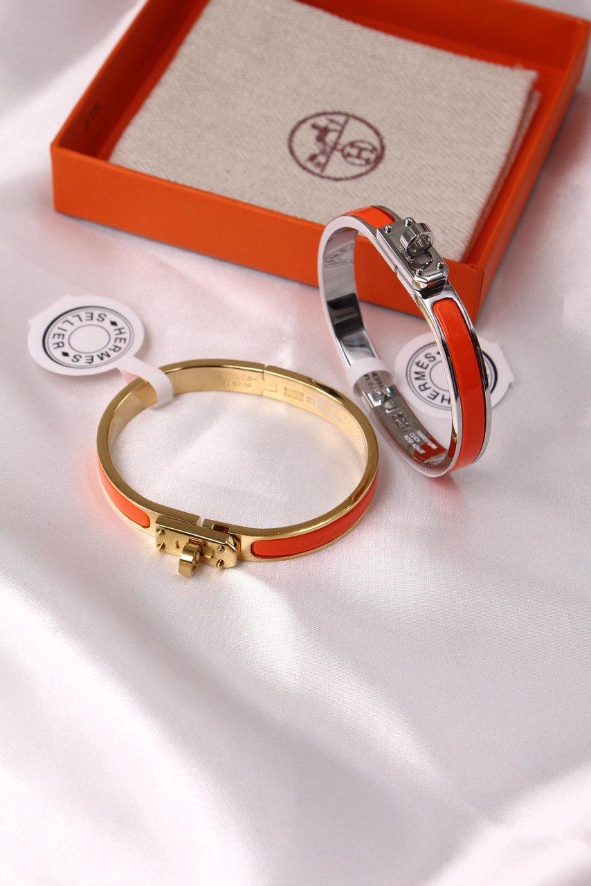 Hermès Clic Kelly Enamel Bracelet in Gold & Palladium Hardware