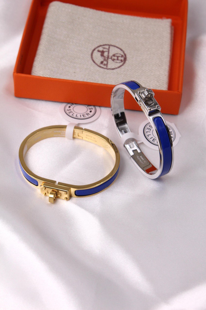 Hermès Clic Kelly Enamel Bracelet in Gold & Palladium Hardware