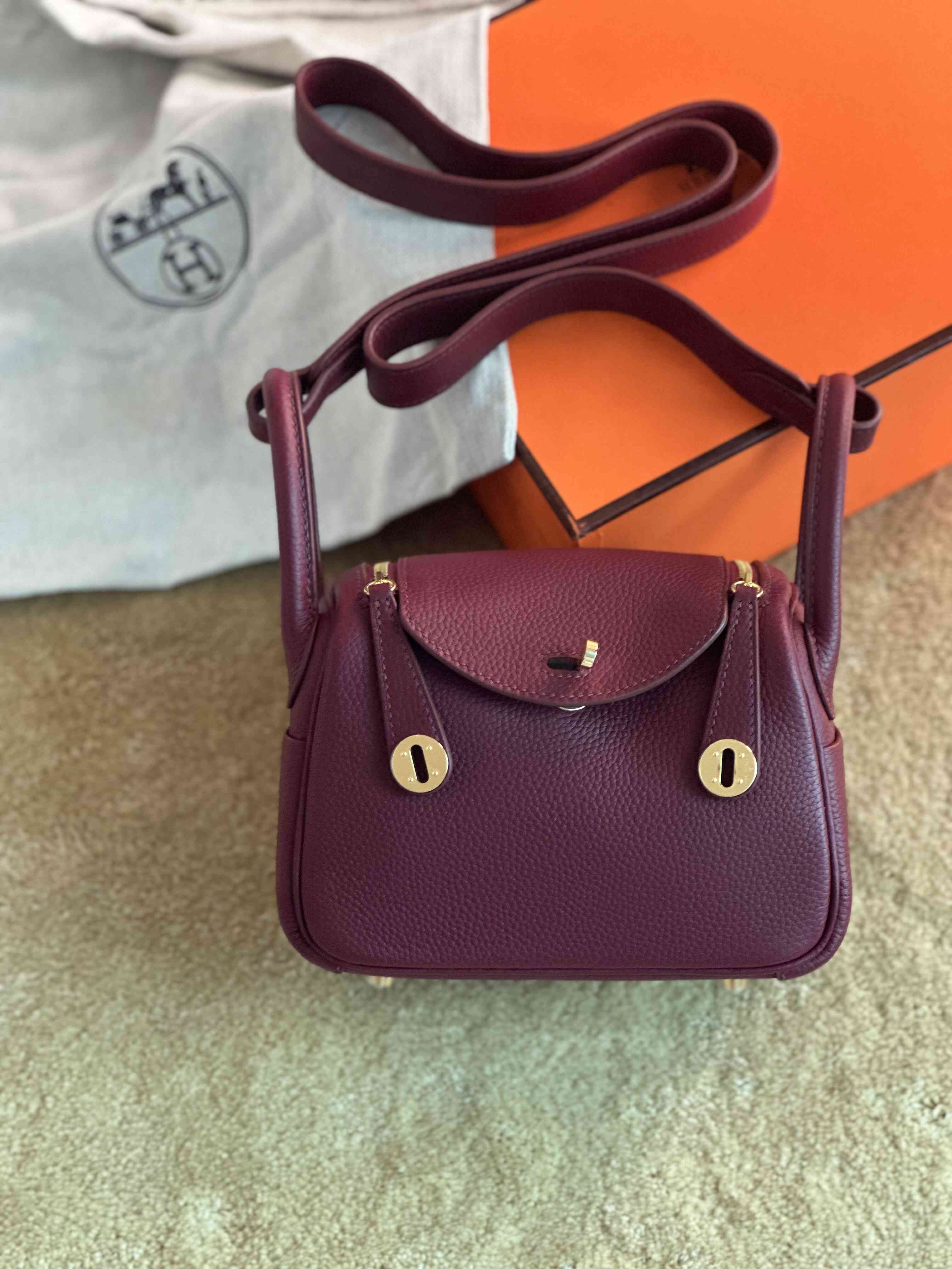 Hermès Mini Lindy Togo Bag – Compact Luxury Icon