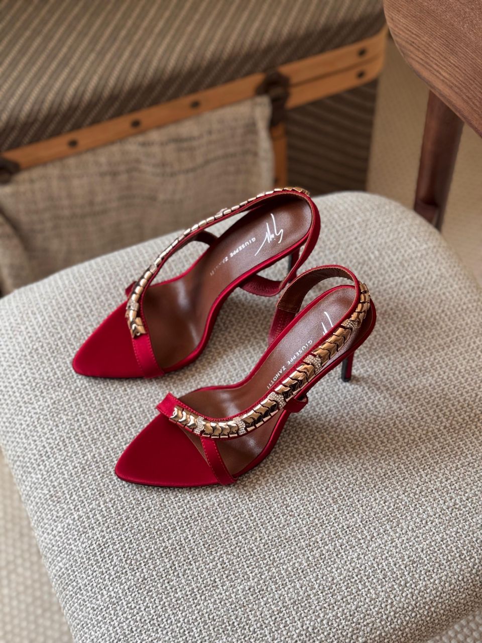 Giuseppe Zanotti Gz Dafne 105 Crystal Sandals